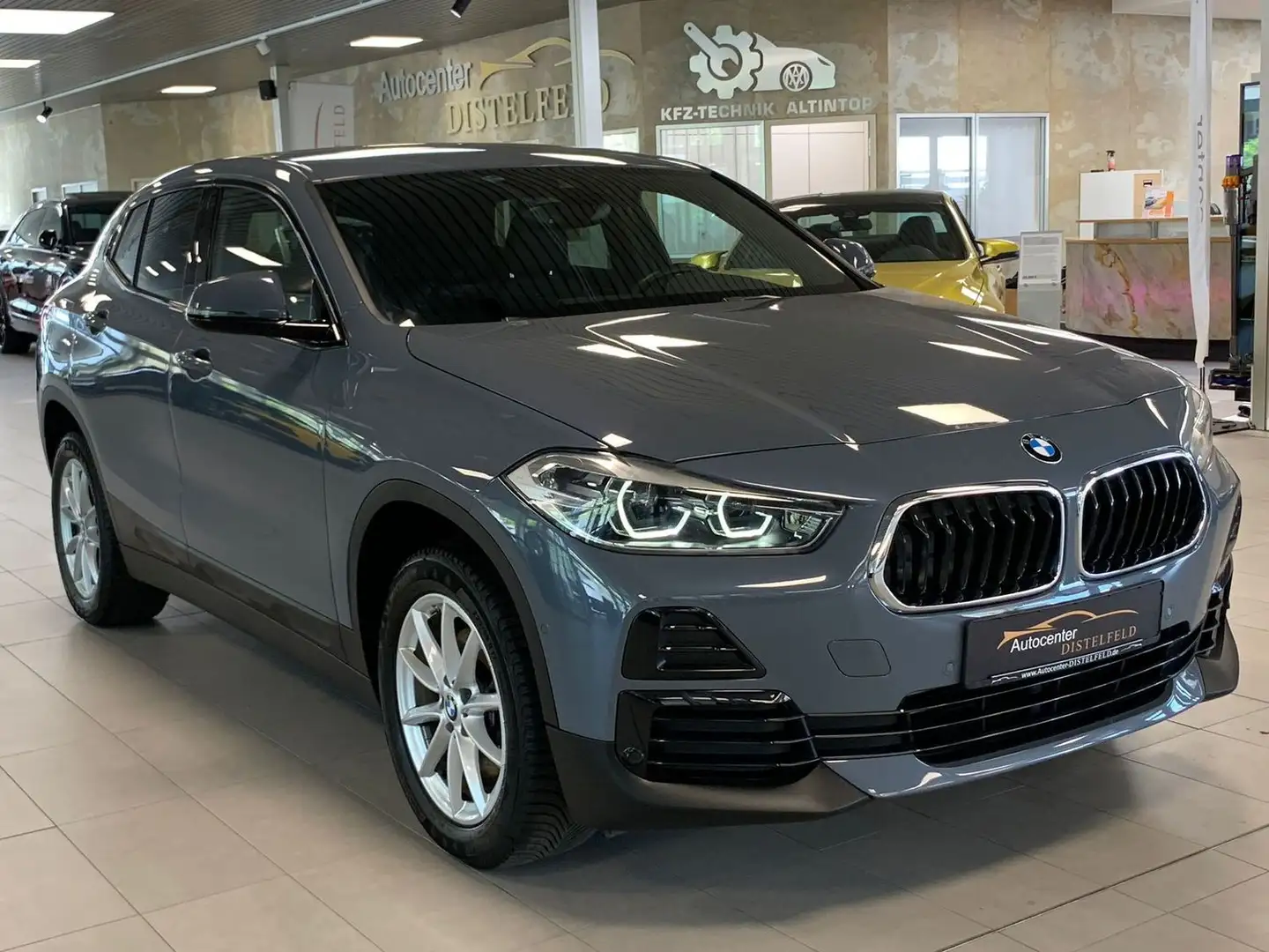 BMW X2 sDrive 18 d Advantage Plus DAB AHK SHZ LED Grau - 1