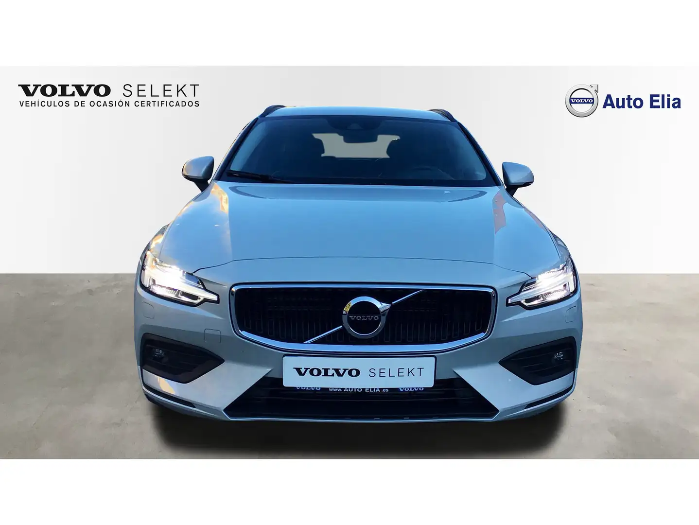 Volvo V60 D4 Momentum Aut. Gris - 2