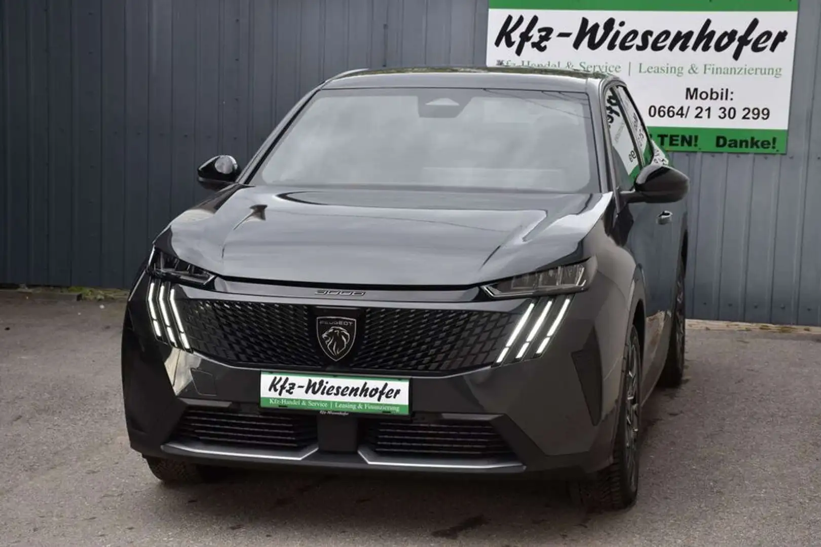 Peugeot 3008 Hybrid 136 Allure Automatik / Service NEU / Grau - 2