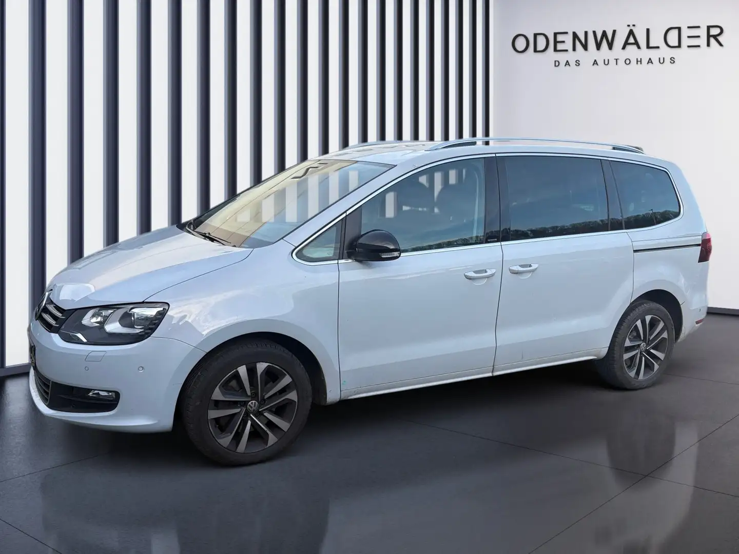 Volkswagen Sharan 2.0 TDI BMT IQ.DRIVE SHZ+Winterp.+KlimaA Weiß - 2