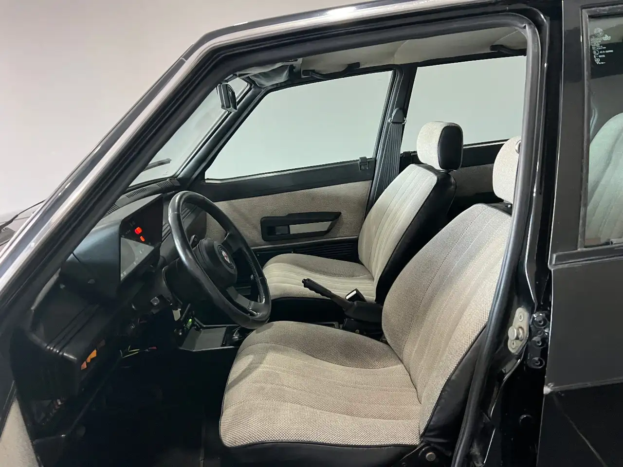Alfa Romeo Giulietta 1.6 TARGHE NERE / ISCRITTA ASI, foto 6