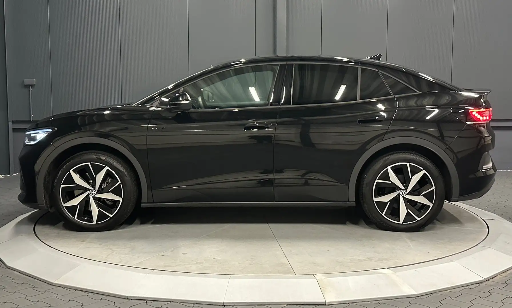 Volkswagen ID.5 GTX 250 kW 4Motion*Wärmepumpe*VW-Garantie* Schwarz - 2