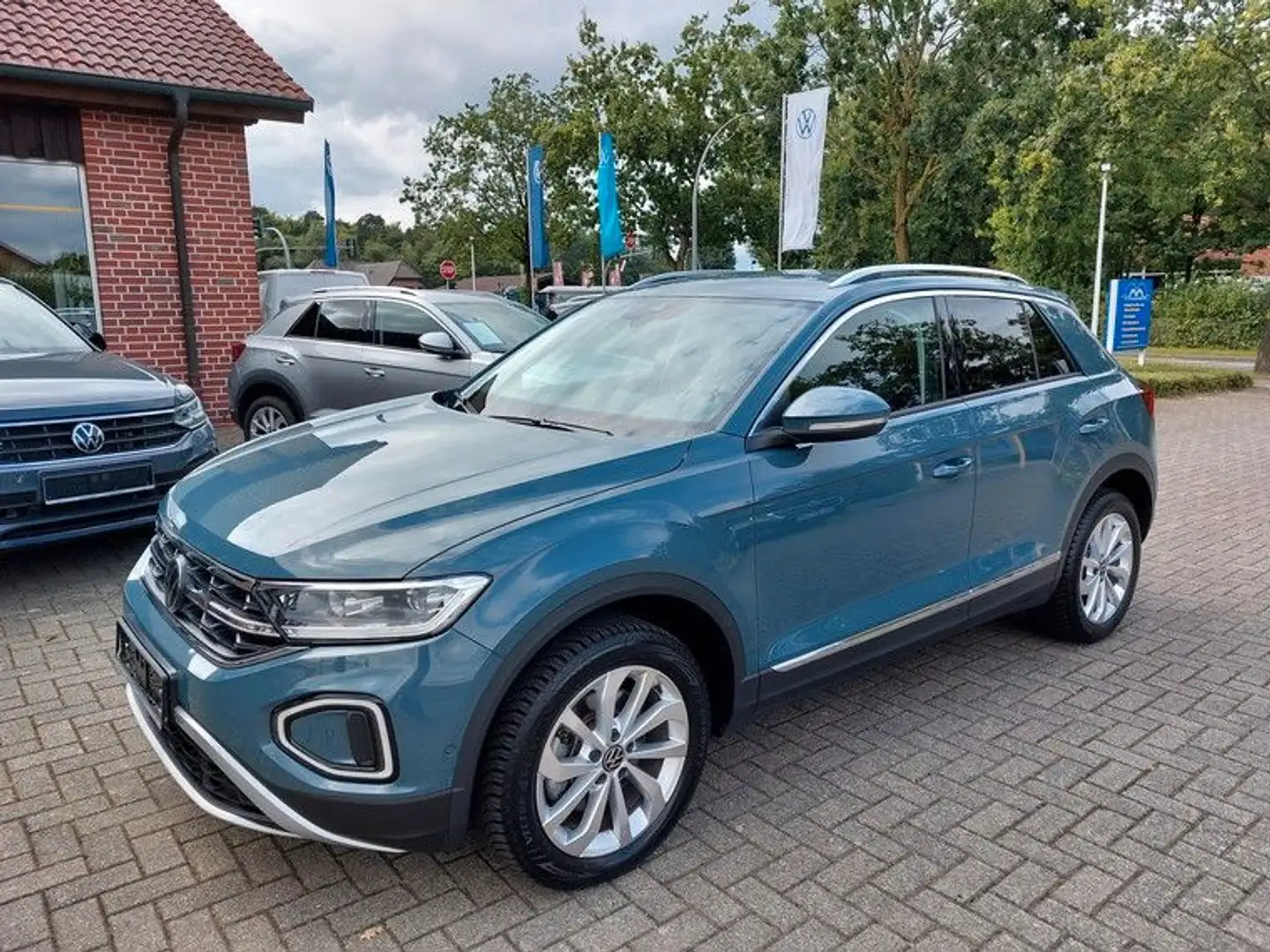 Volkswagen T-Roc 2,0 TDI Style DSG*AHK*Kamera*Navi*Kamera* Blau - 1