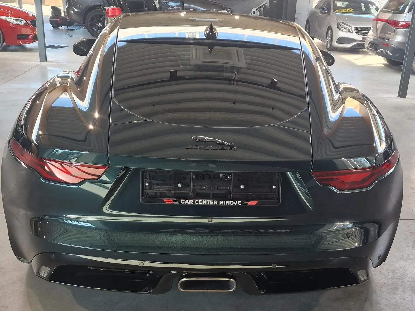 Jaguar F-Type F-Type Coupe 2.0 i4 P300 R-Dynamic Groen - 2
