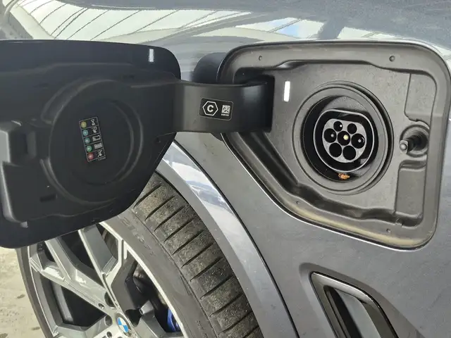 BMW X5 xDrive45e M Sportpaket / AHK Ansicht 5