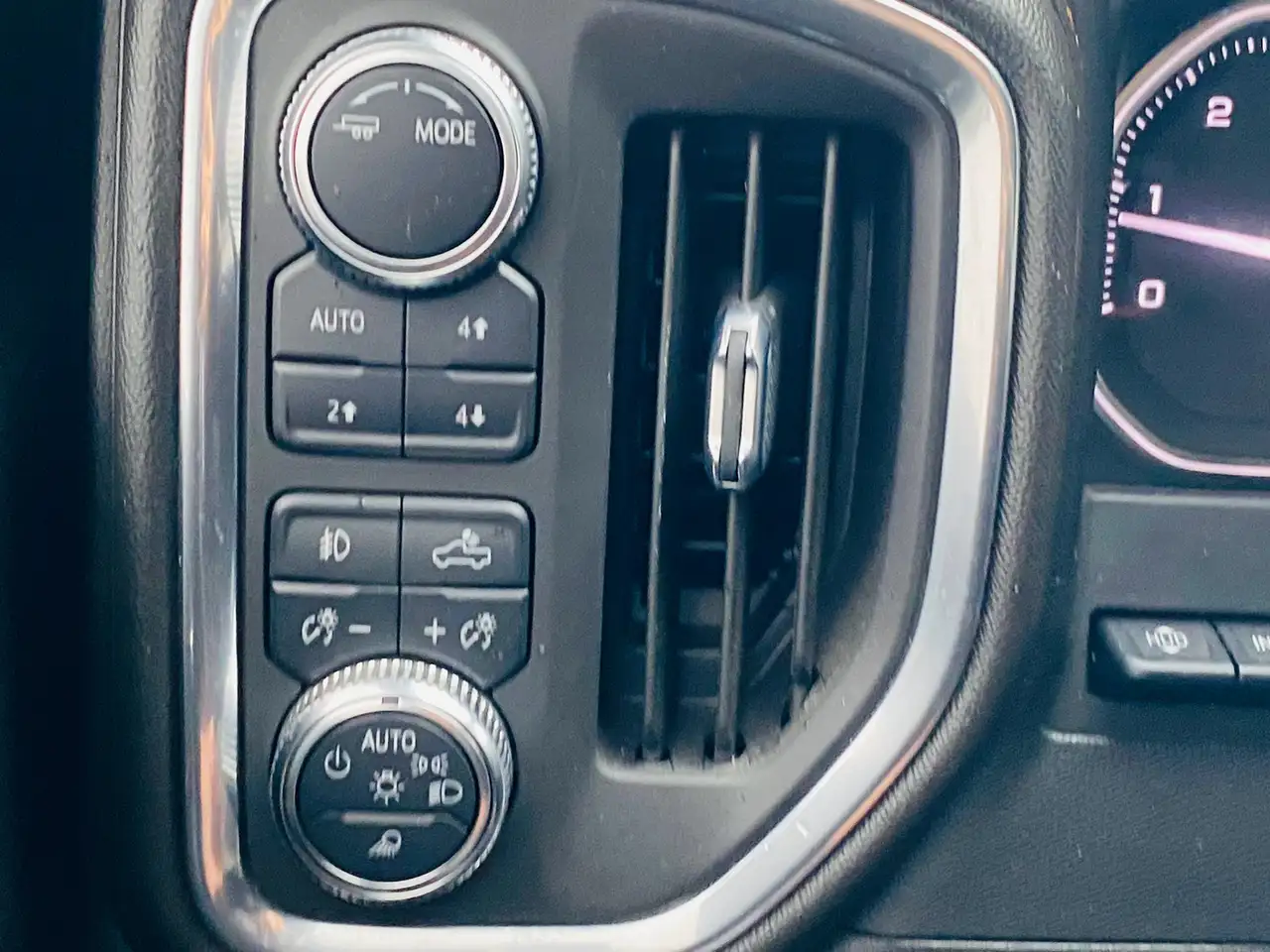 GMC Sierra 2500 снимка GMC Sierra 2500