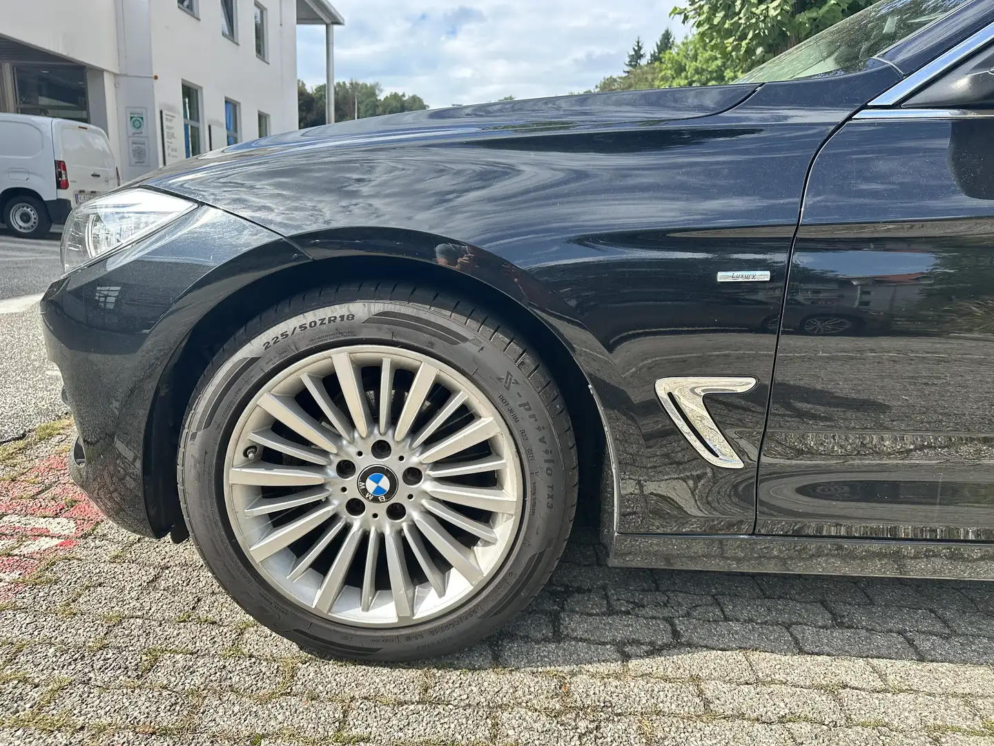 BMW 320 320i xDrive Gran Turismo Aut. Luxury-Startet nicht - 2