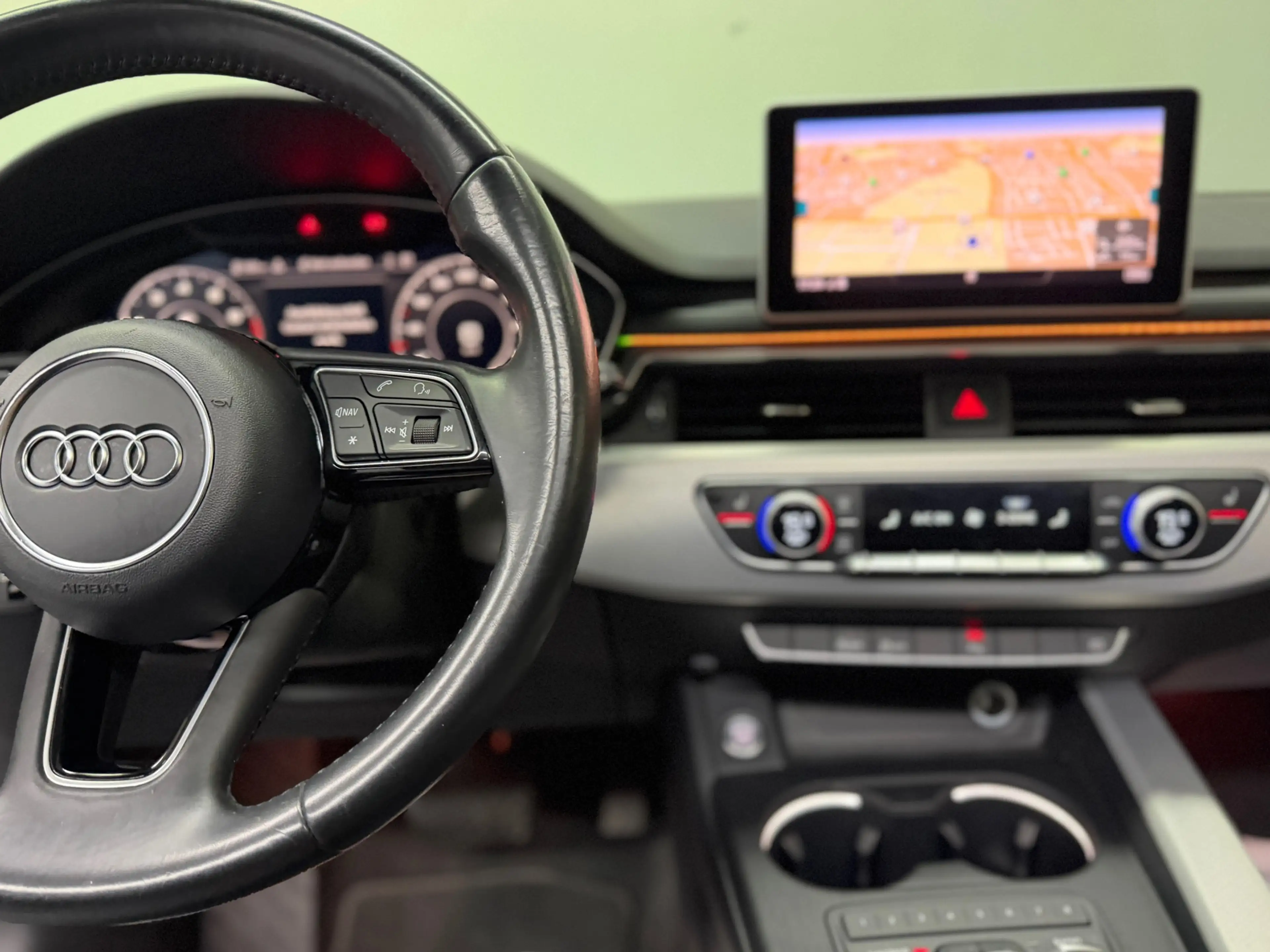 Audi A4 Avant 1.4 TFSI Sport Pro Line S Pano Vrt Cockpit C — photo 37