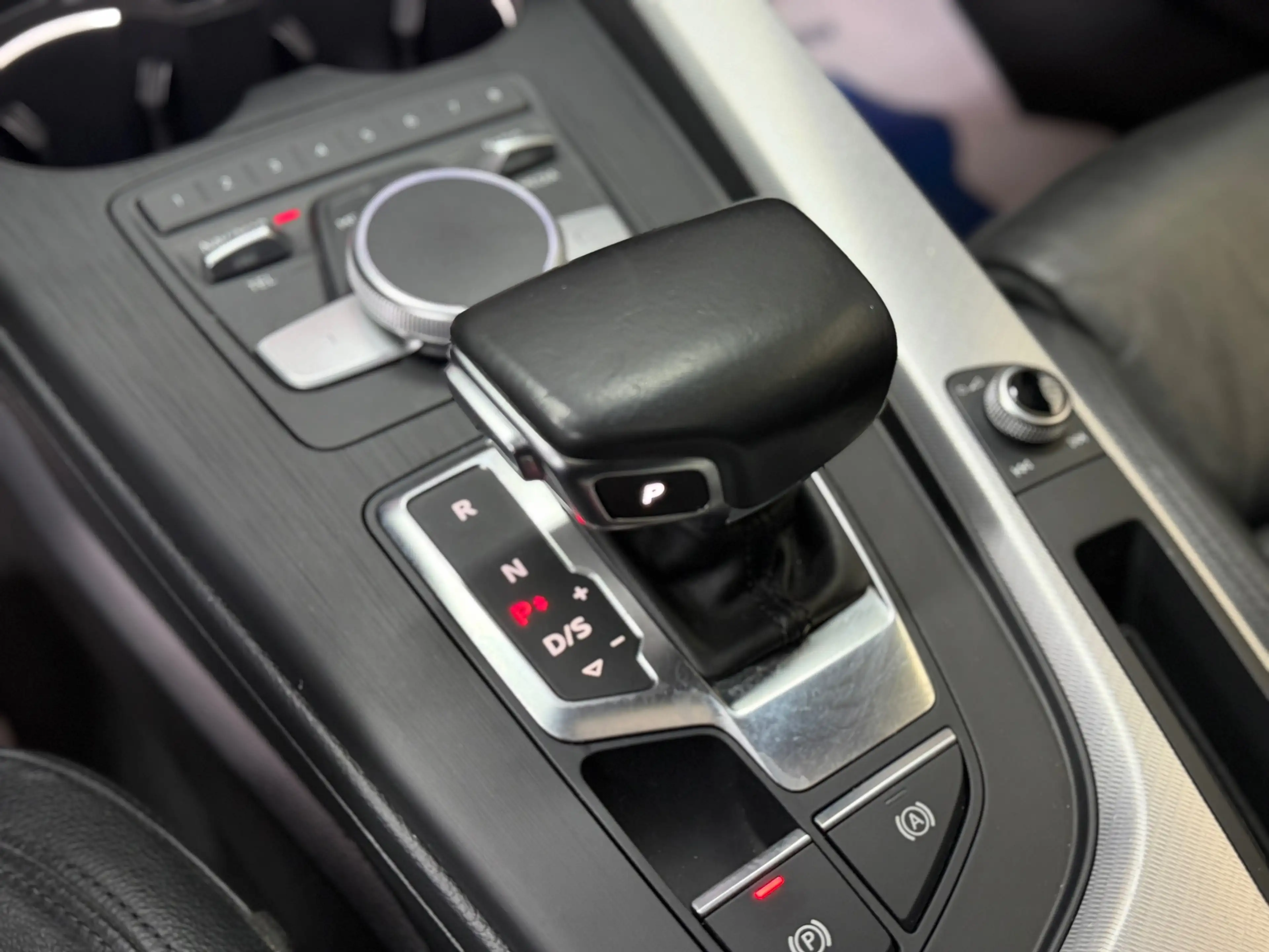 Audi A4 Avant 1.4 TFSI Sport Pro Line S Pano Vrt Cockpit C — photo 27