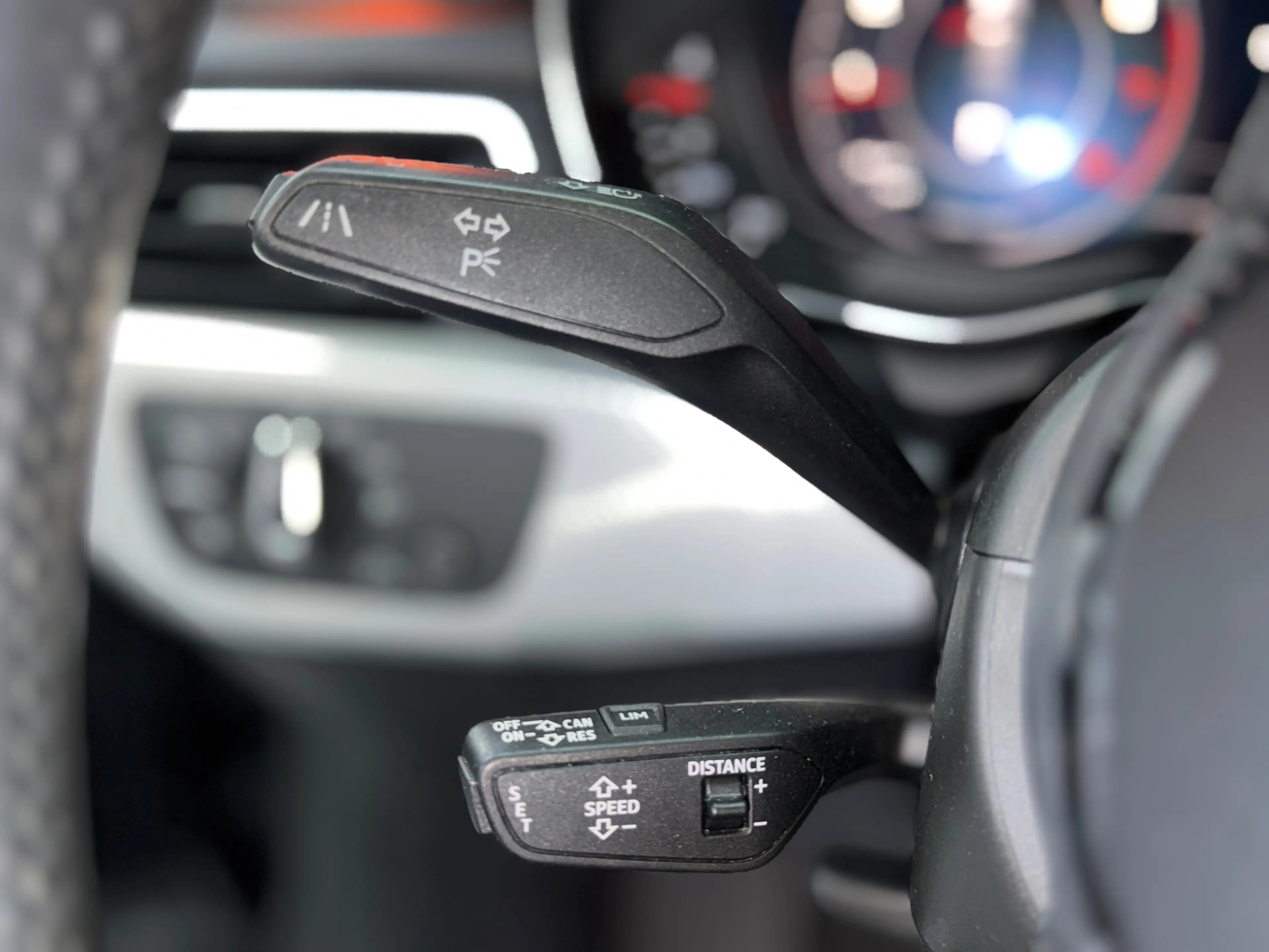 Audi A4 Avant 1.4 TFSI Sport Pro Line S Pano Vrt Cockpit C — photo 40