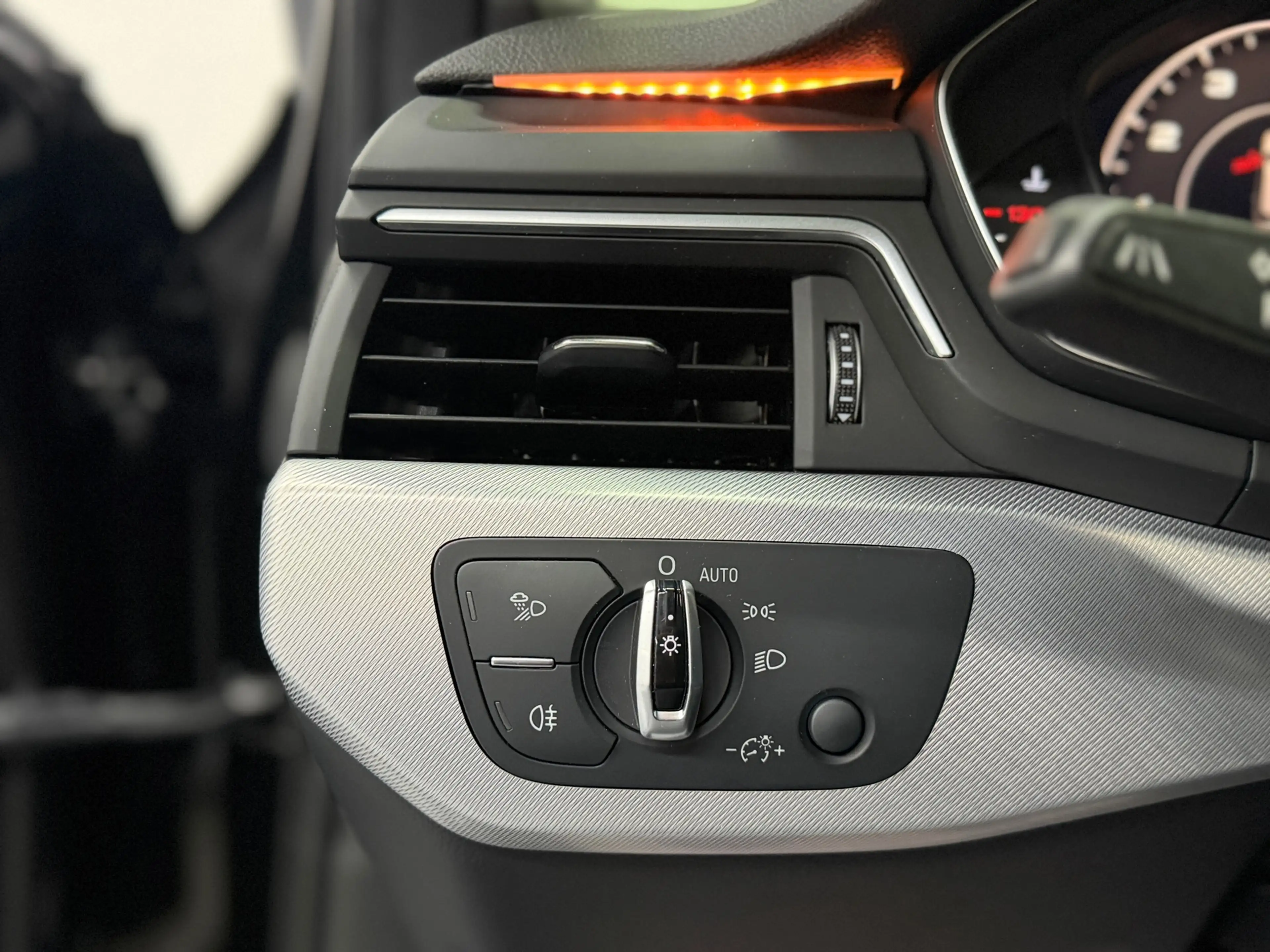 Audi A4 Avant 1.4 TFSI Sport Pro Line S Pano Vrt Cockpit C — photo 41