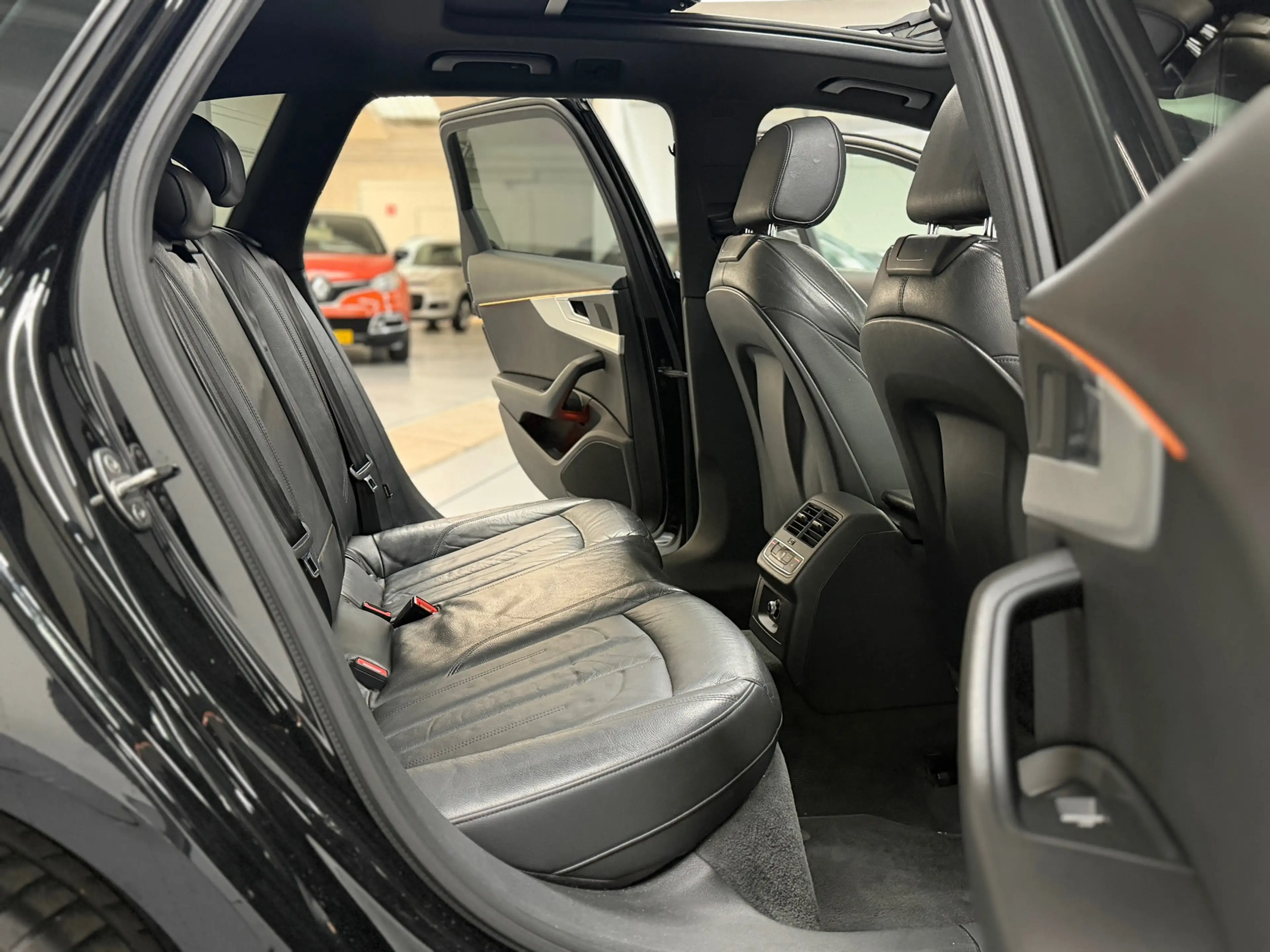 Audi A4 Avant 1.4 TFSI Sport Pro Line S Pano Vrt Cockpit C — photo 35