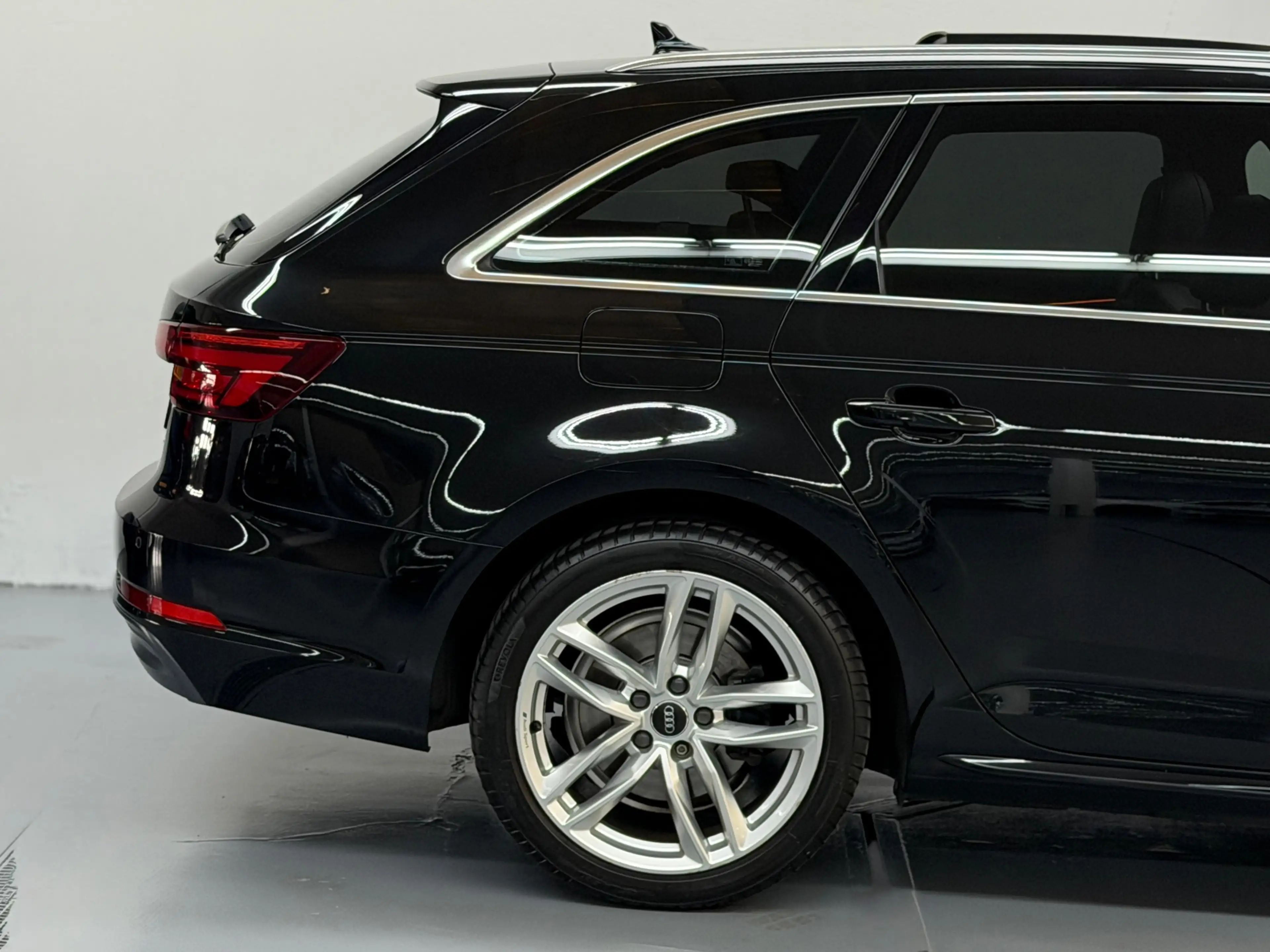 Audi A4 Avant 1.4 TFSI Sport Pro Line S Pano Vrt Cockpit C — photo 14