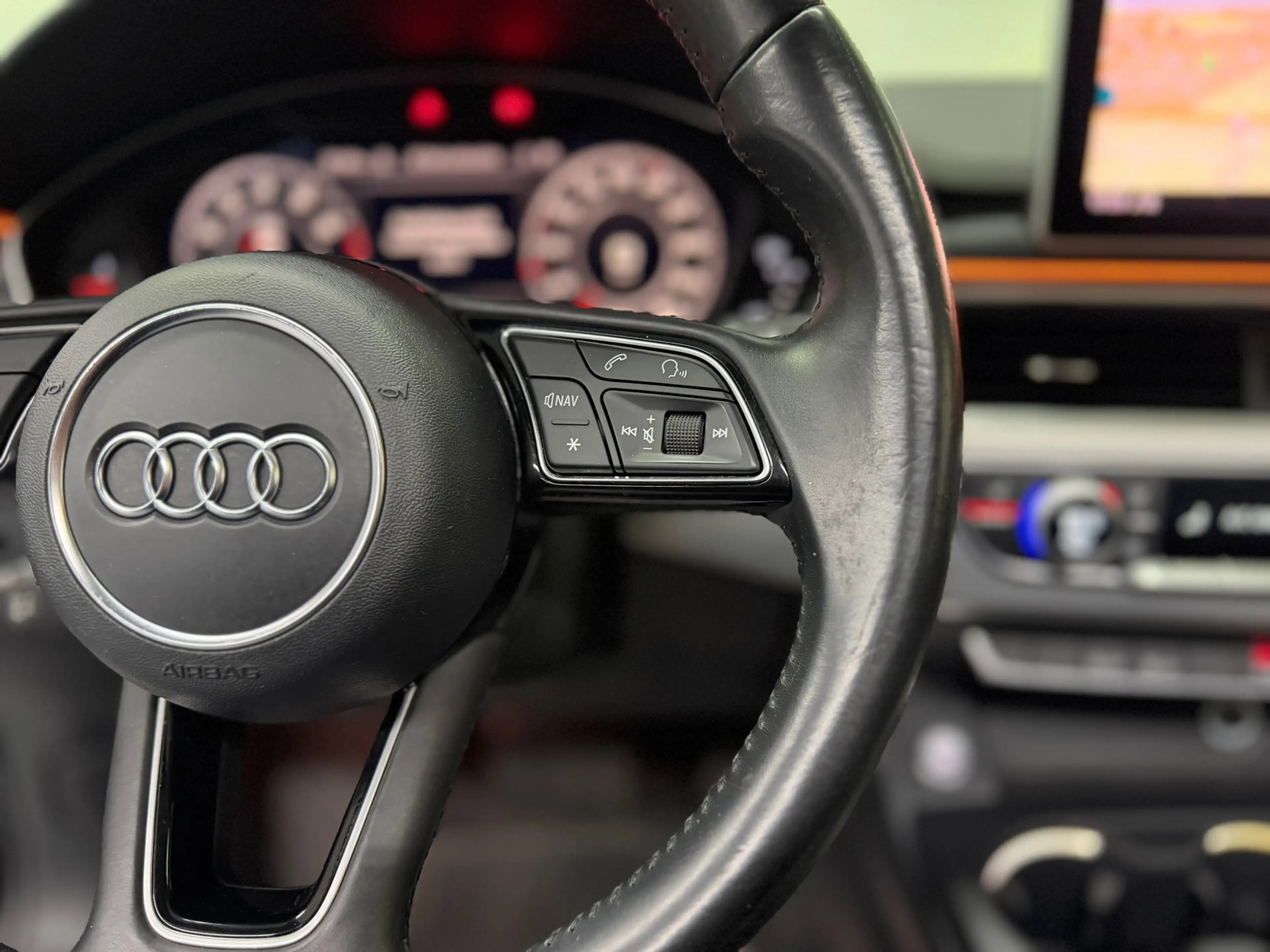 Audi A4 Avant 1.4 TFSI Sport Pro Line S Pano Vrt Cockpit C — photo 39