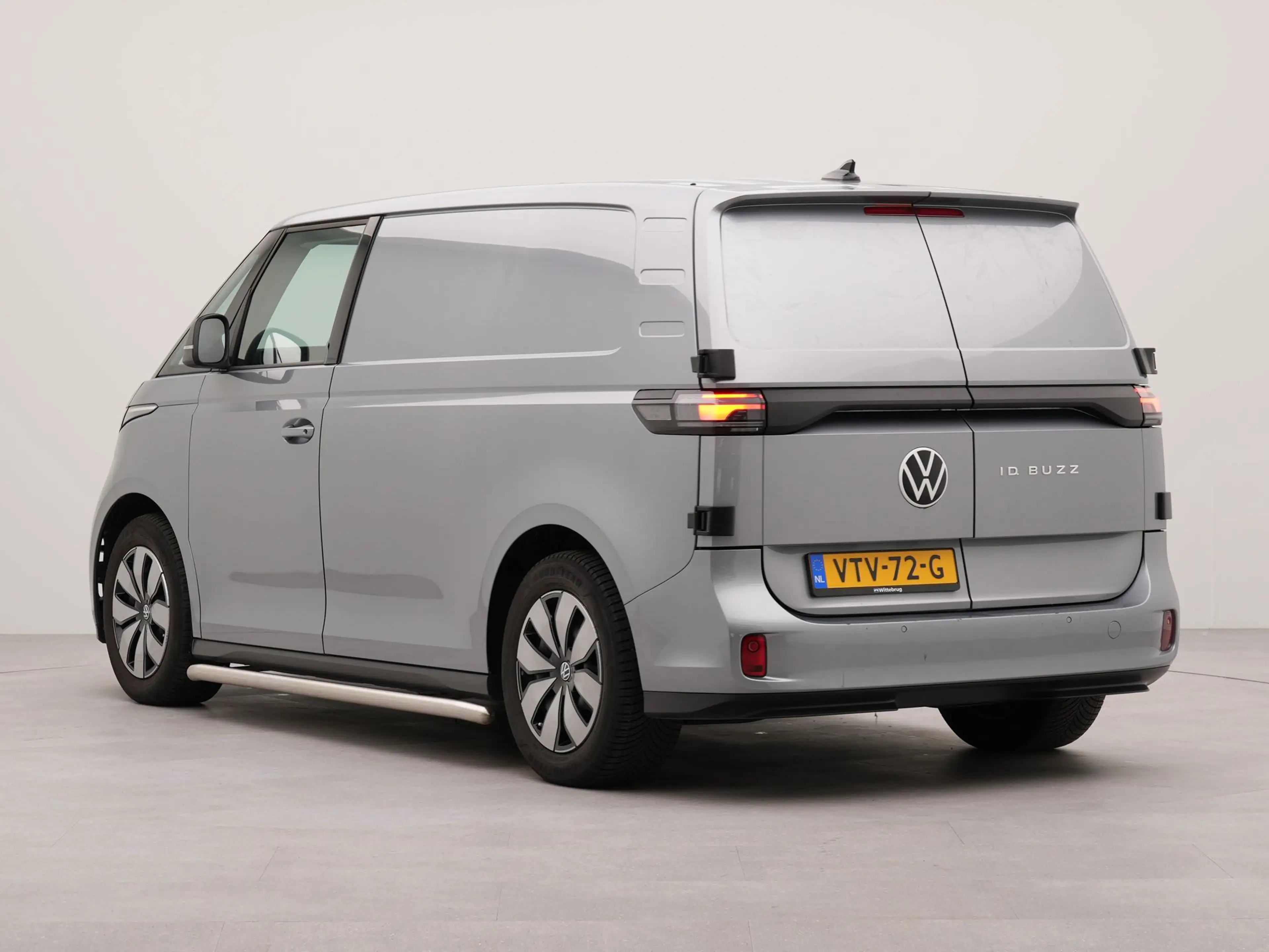 Volkswagen ID. Buzz Cargo 2 zits WLTP 402km 77 kWh — photo 3