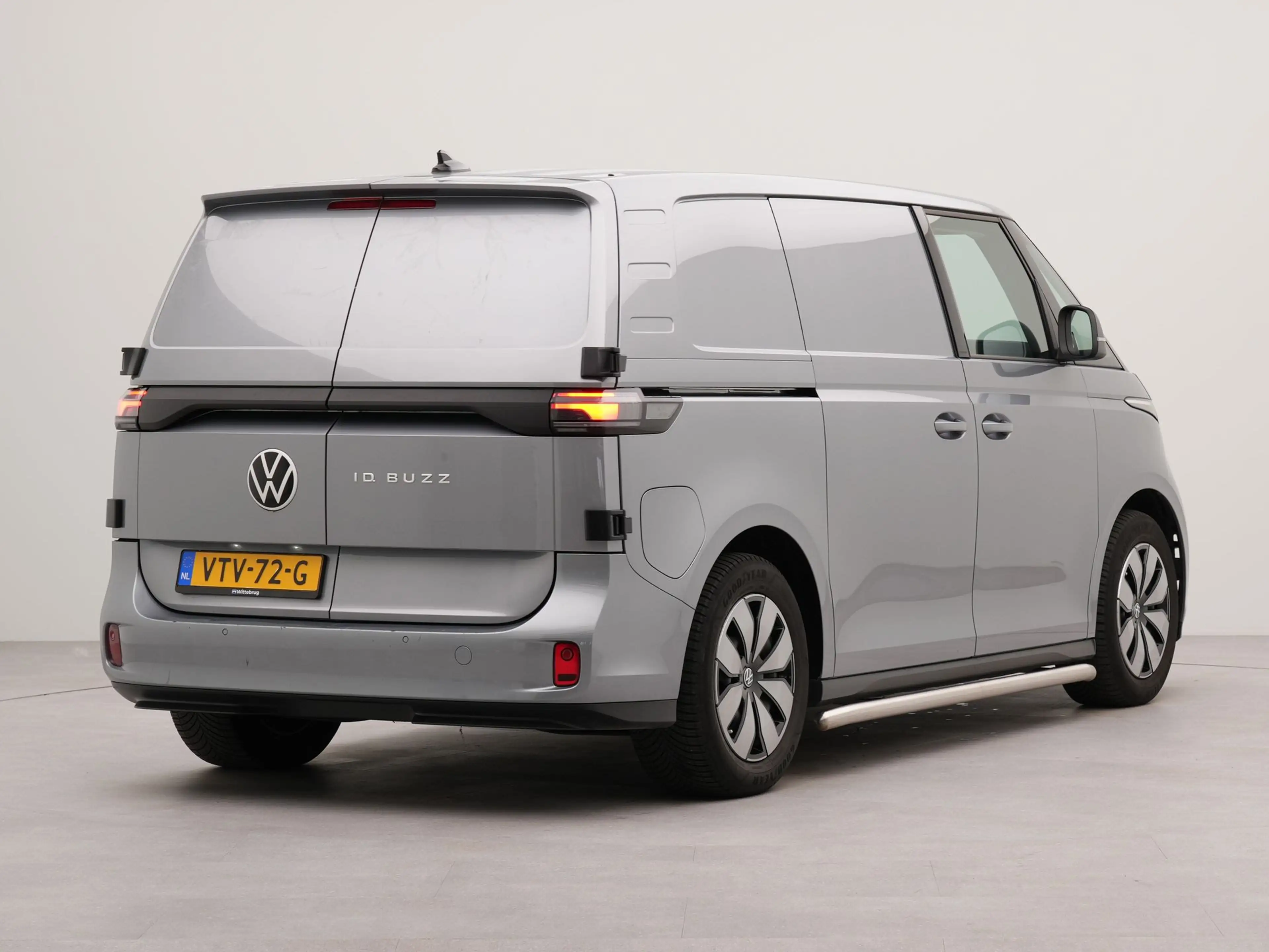 Volkswagen ID. Buzz Cargo 2 zits WLTP 402km 77 kWh — photo 9