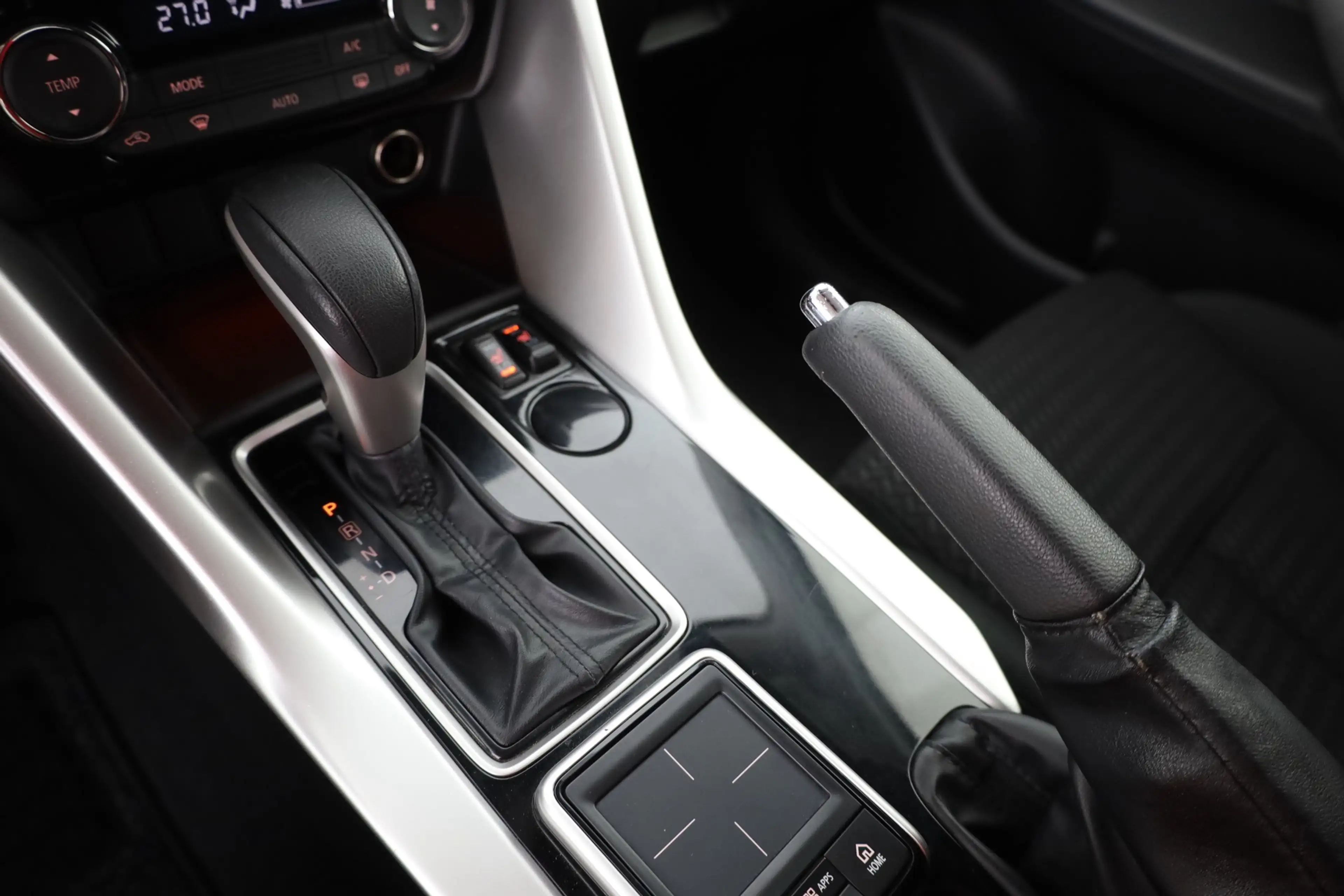 Mitsubishi Eclipse Cross 1.5 T-MIVEC Diamant Aut. Kamera — photo 13