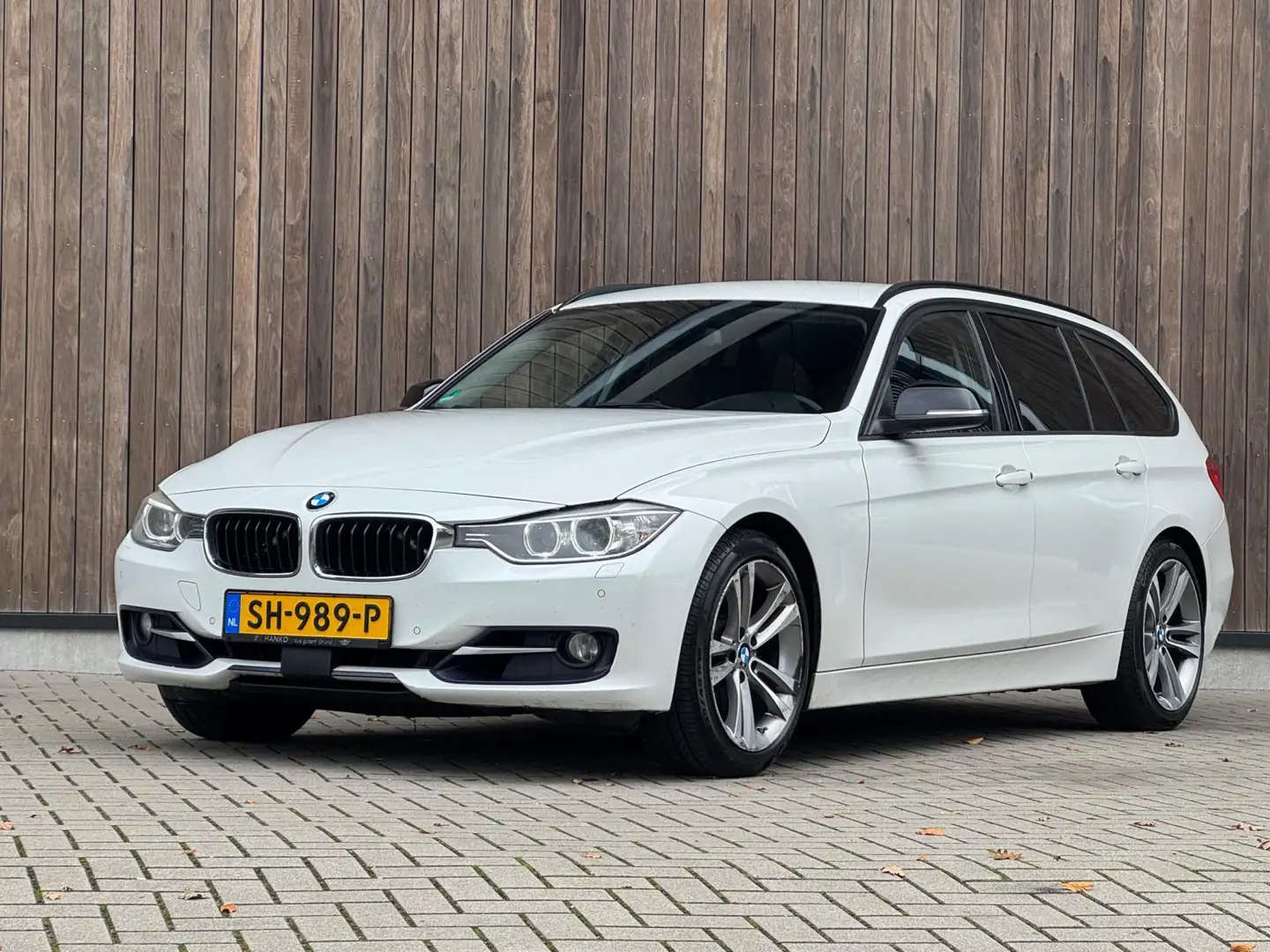 BMW 325 3-serie Touring 325d High Executive |Automaat|ACC| Wit - 2