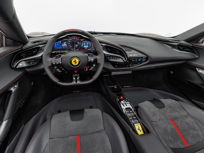Ferrari SF90 Spider — photo 13