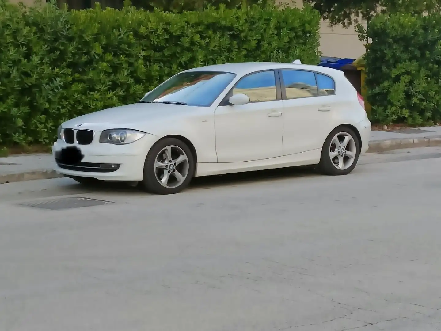 BMW 120 120d 5p Futura dpf Bianco - 1