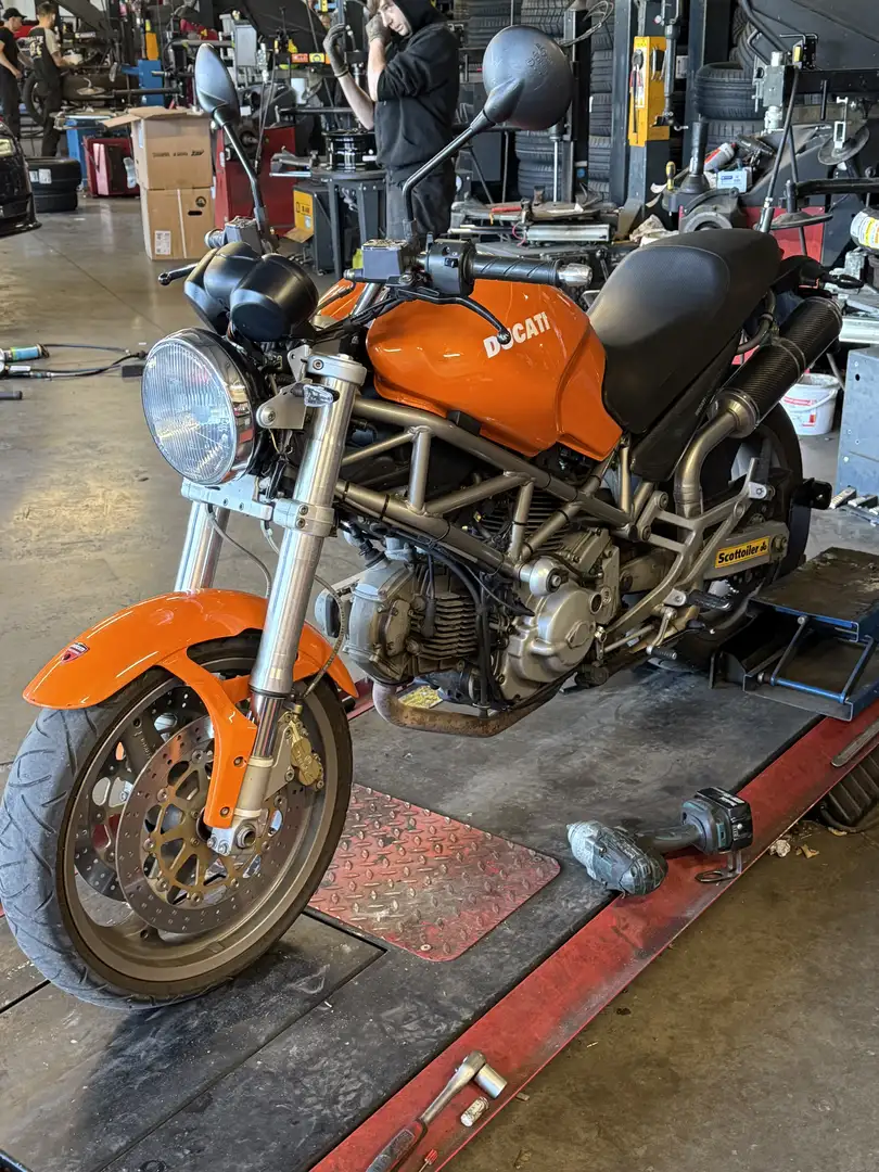 Ducati Monster 620 Ducati Monster 620i - 1