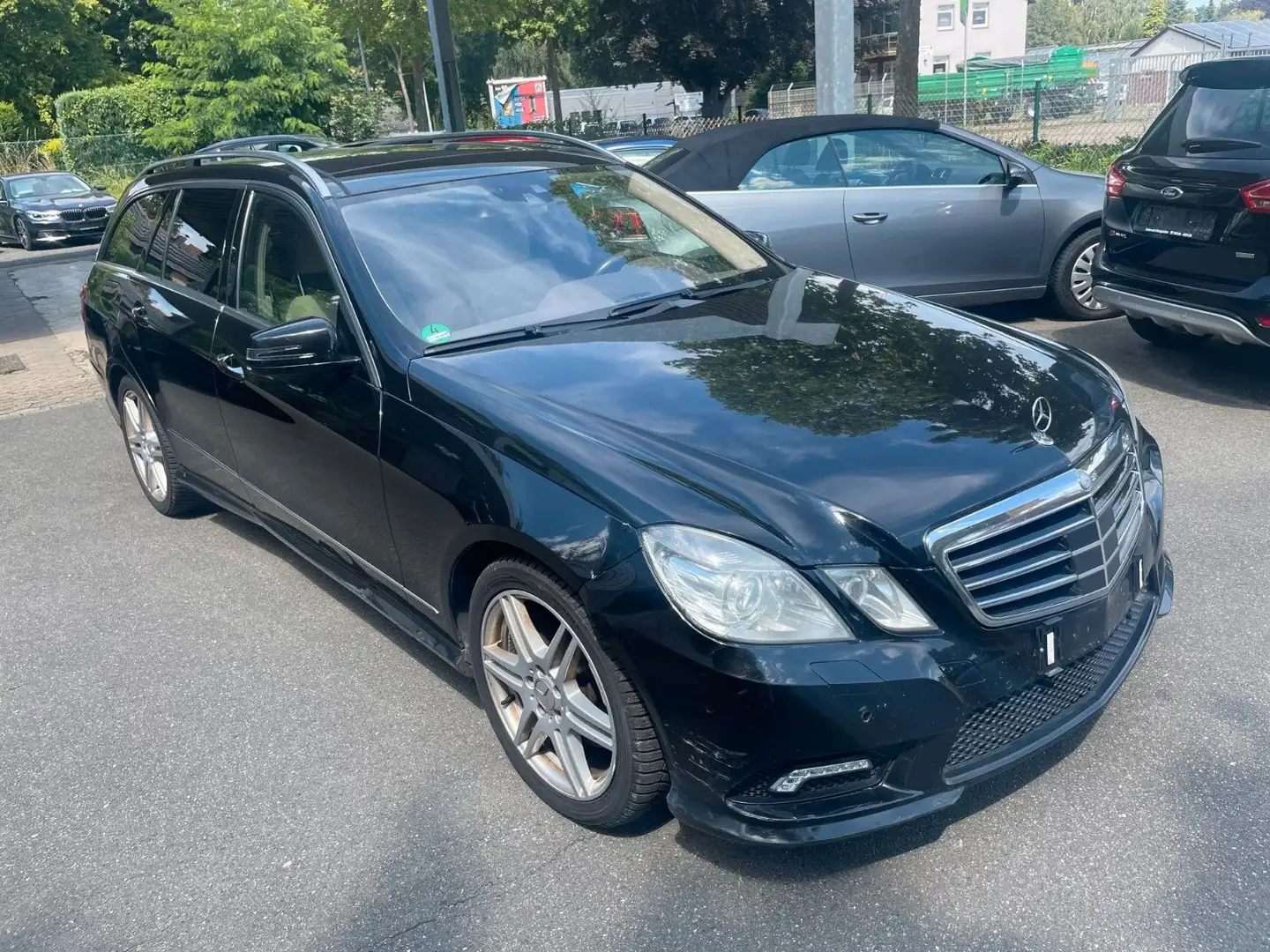 Mercedes-Benz E 500 T AMG-Line **Command**KEYLESS Black - 1
