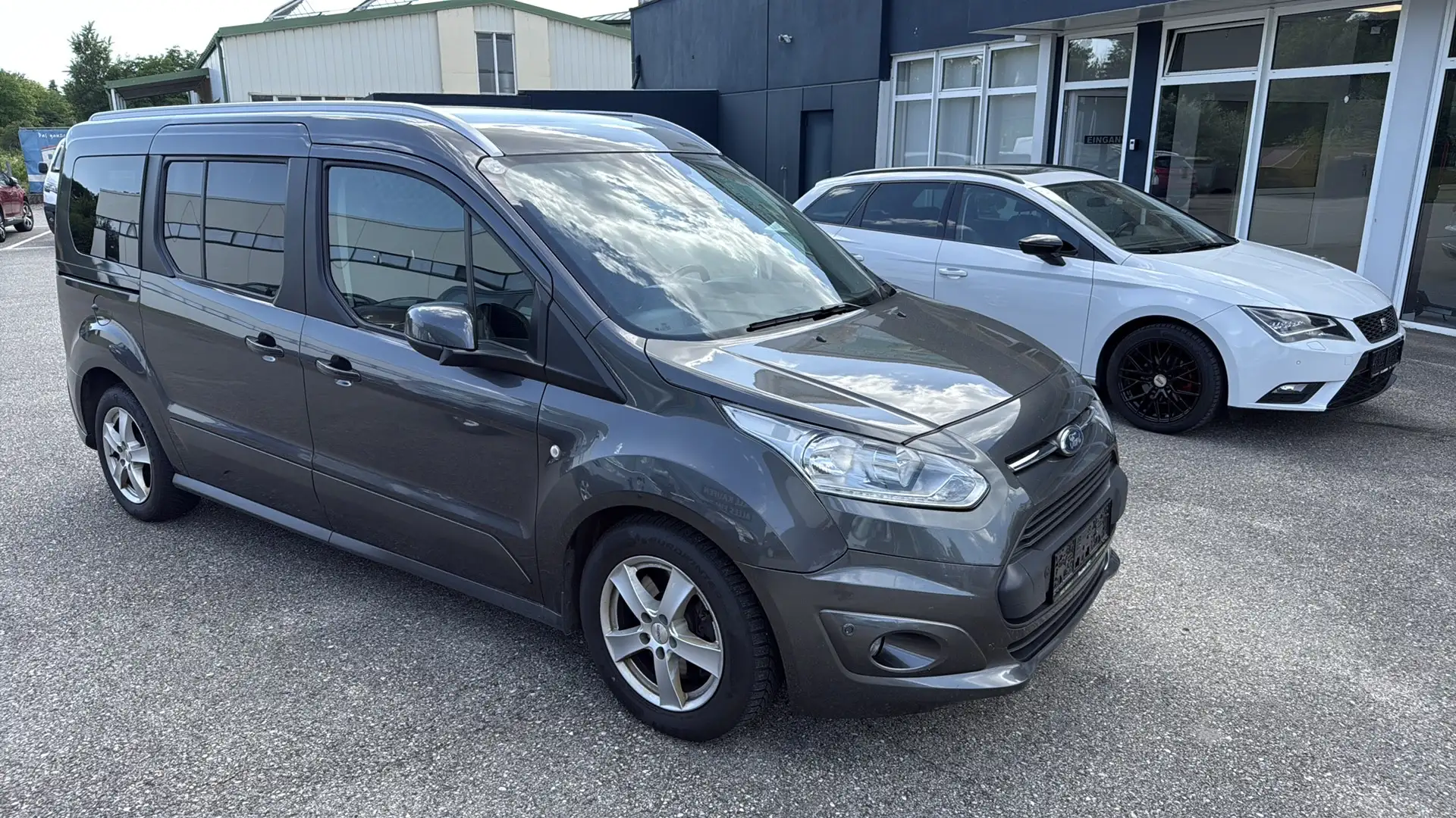 Ford Tourneo Connect Grand 1,5 TDCi Start/Stop Powershift L2 Titanium Gri - 2