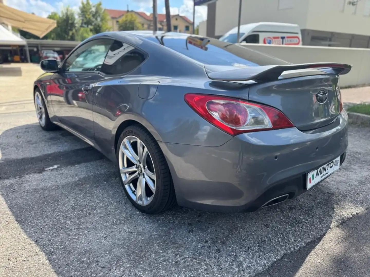 Hyundai Genesis Coupe 3.8 V6 Sport Gris - 2