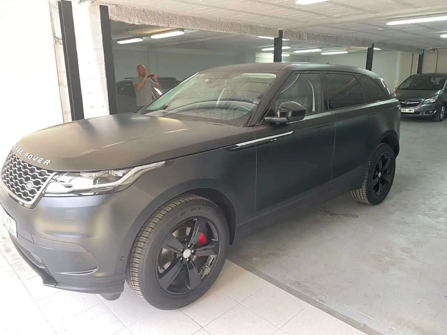 Land Rover Range Rover Velar 2.0D R-Dynamic Base 4WD Aut. 180 - 2