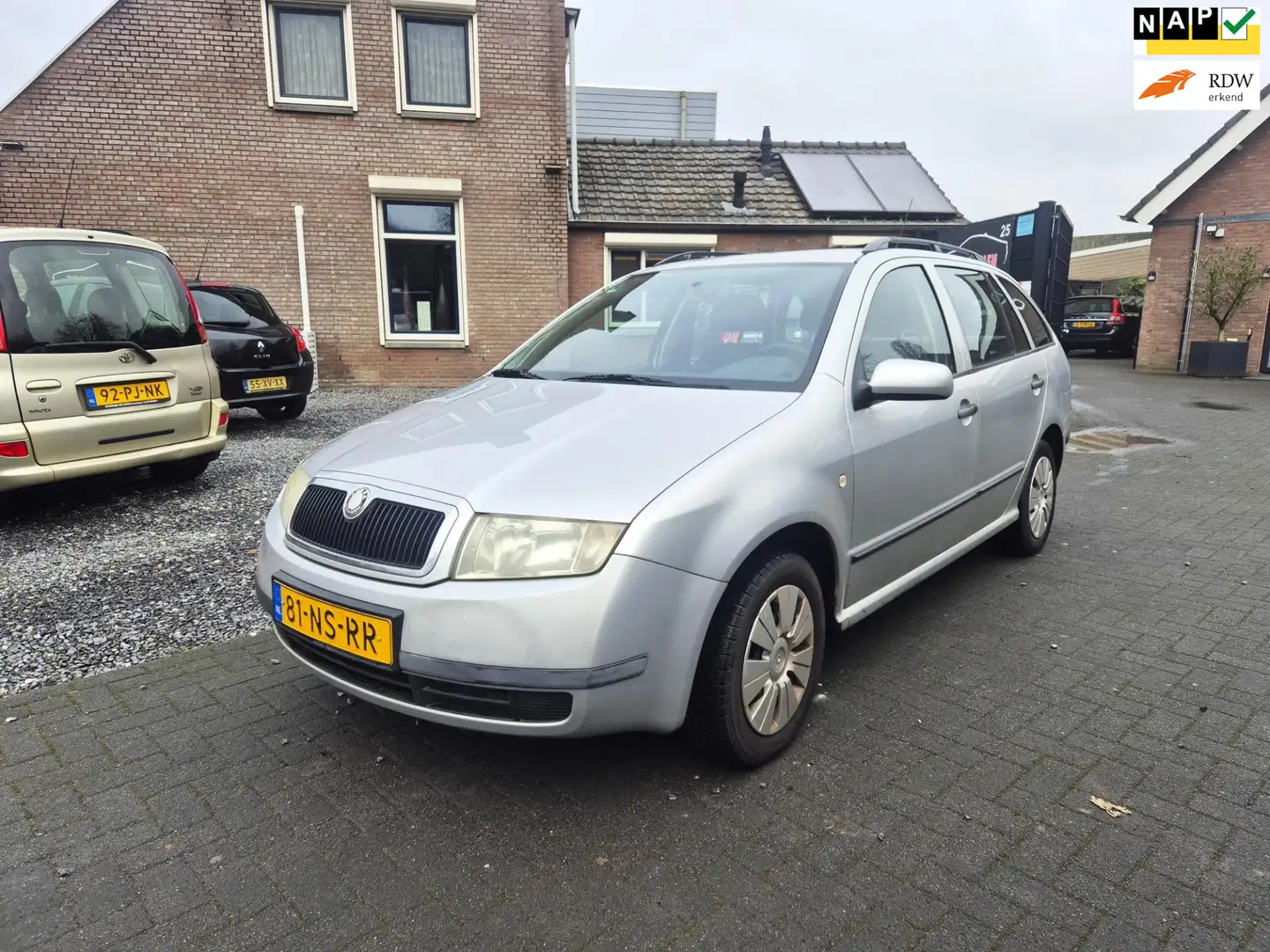 Skoda Fabia Combi 1.4-16V Flash Airco Nieuwe Apk 25-02-2027 Grau - 1