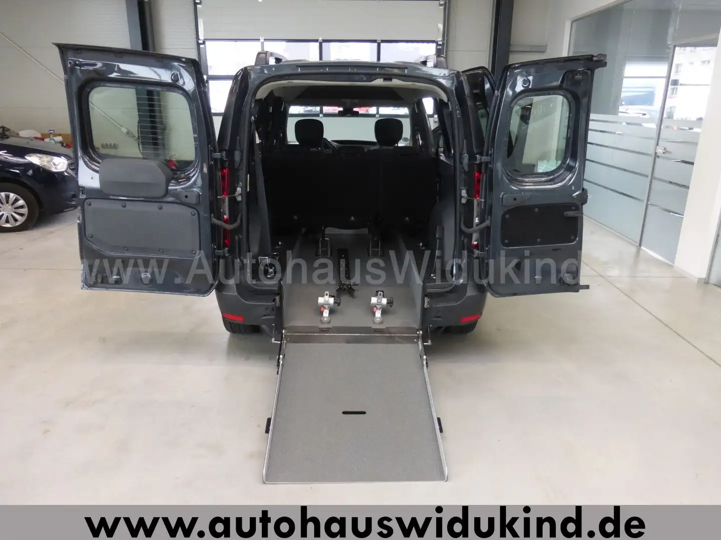 Dacia Dokker Stepway Behindertenger. Rampe Rollstuhl Gris - 1