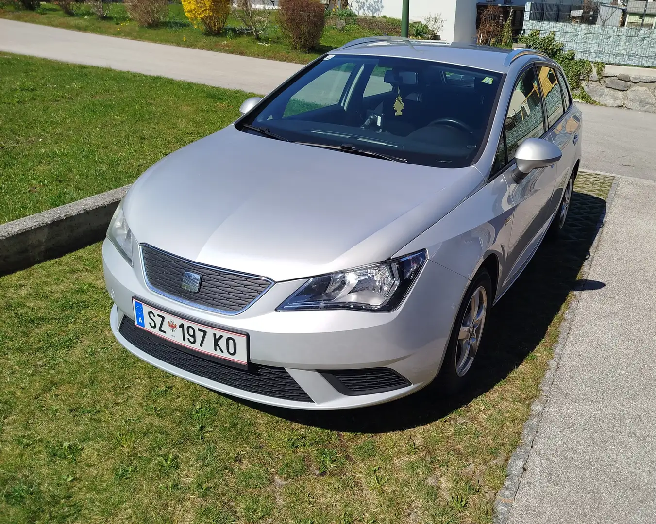 SEAT Ibiza ST Reference 1,2 TDI CR DPF Grau - 2