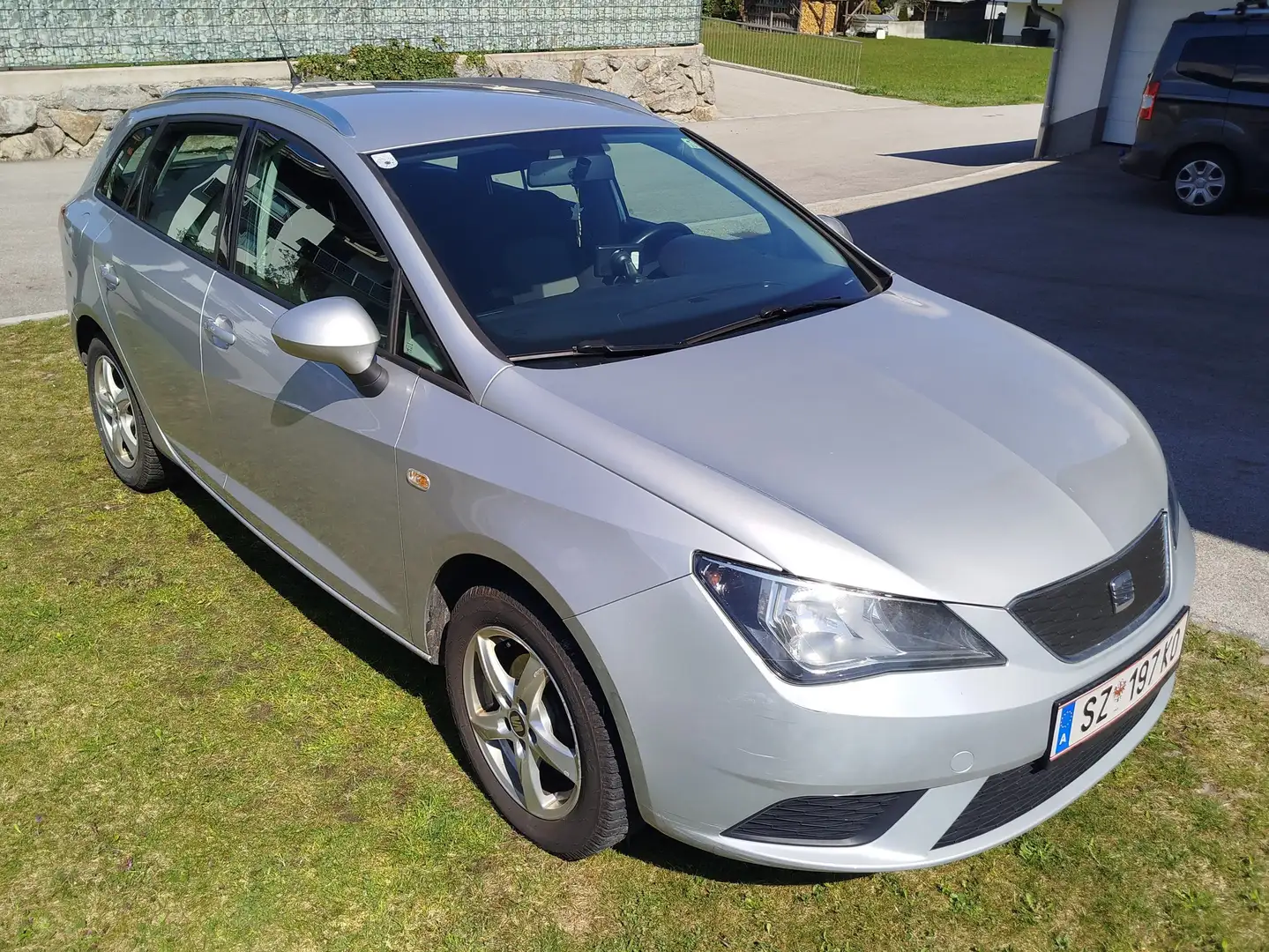 SEAT Ibiza ST Reference 1,2 TDI CR DPF Grau - 1