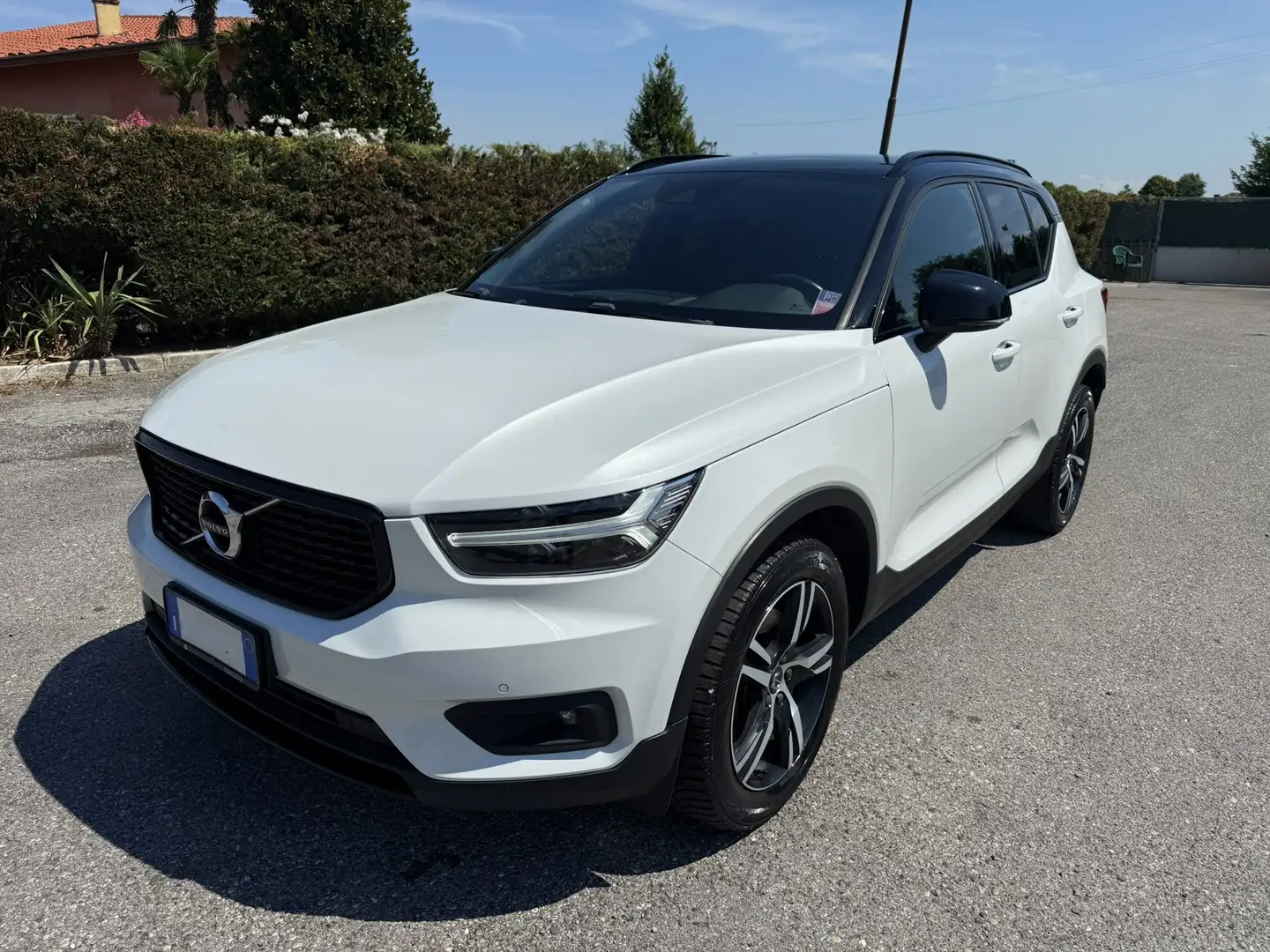 Volvo XC40 2.0 d3 R-design awd geartronic my20 Bianco - 1