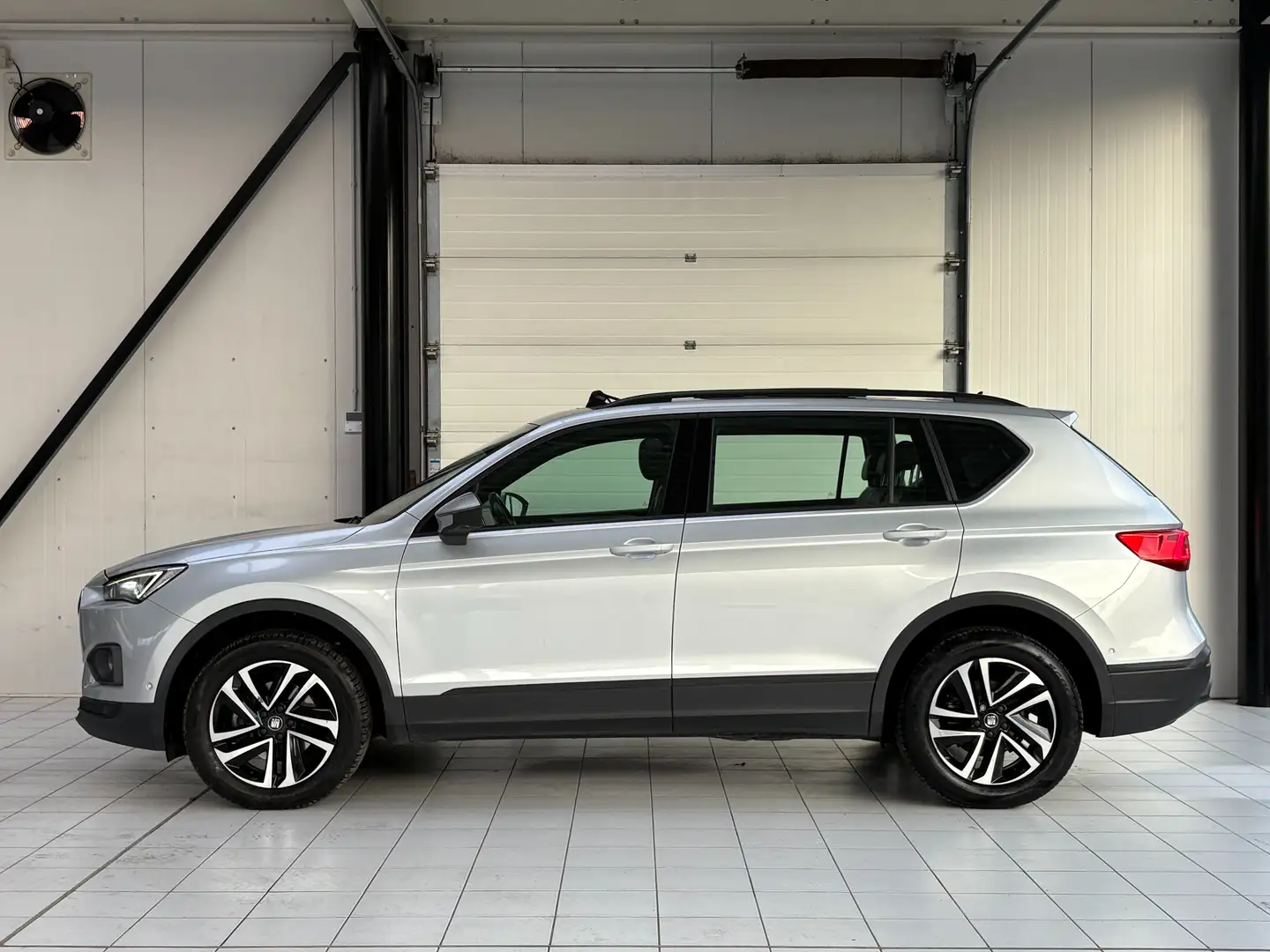 SEAT Tarraco 2.0 TDi *4WD*7P*XENON*CUIR*VIR CP*TOIT*GPS*PDC* Grijs - 2