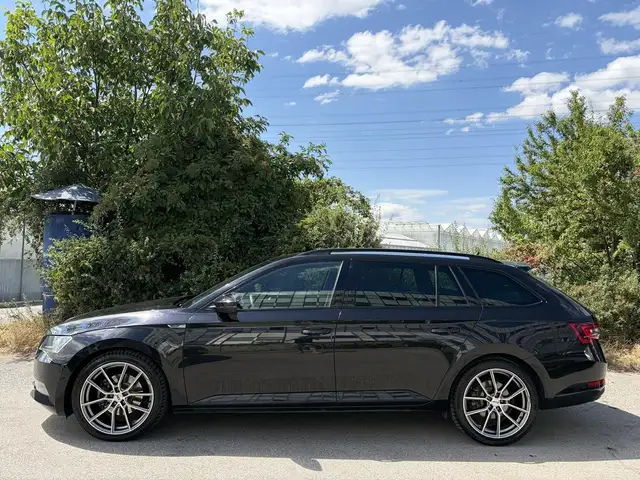 Skoda Superb view 5
