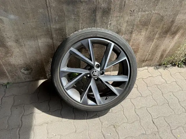 Skoda Superb view 27
