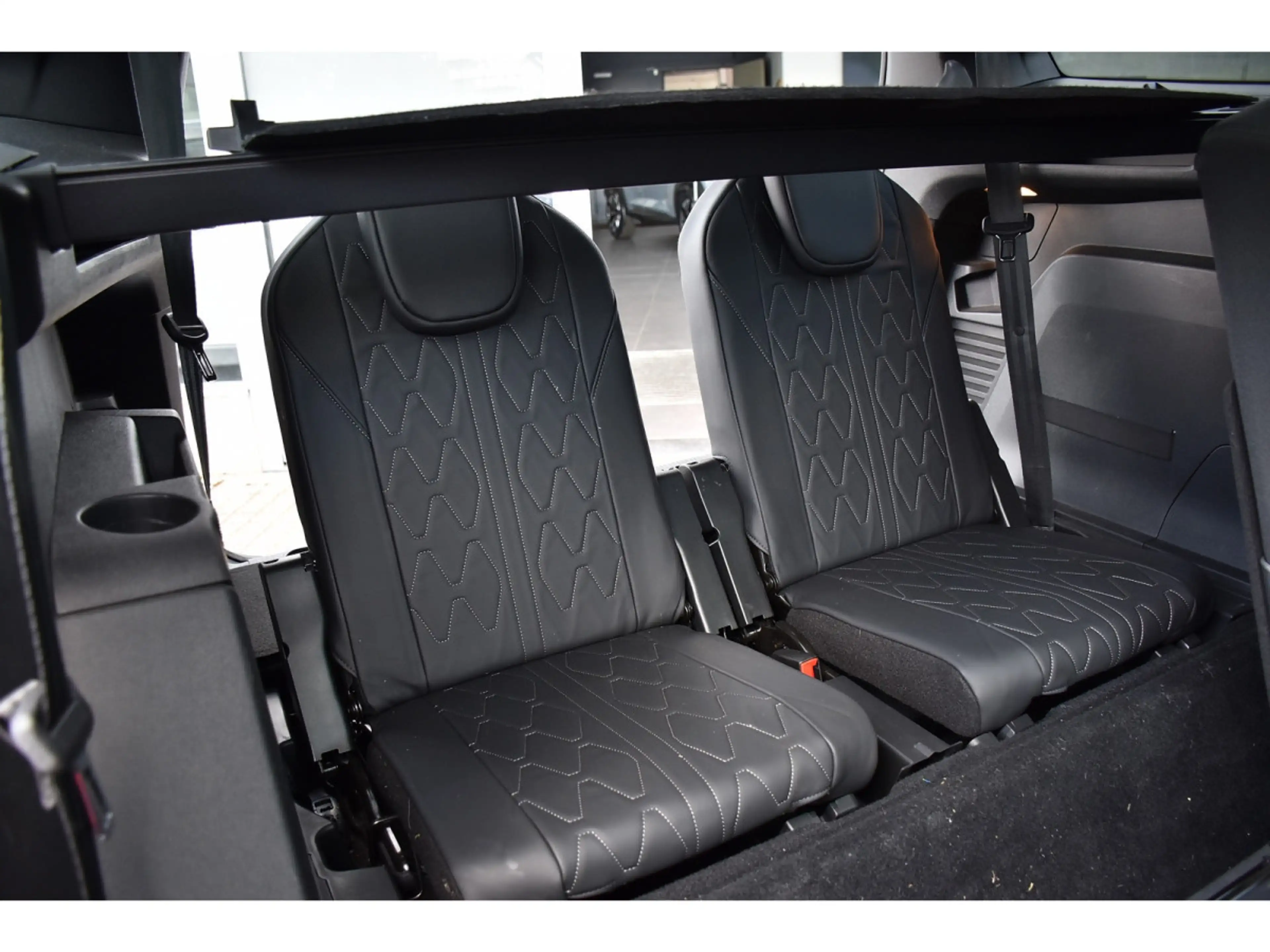 Peugeot 5008 1.5 BlueHDI GT EAT8 PANO CUIR FOCAL ACC CAM360 — photo 9