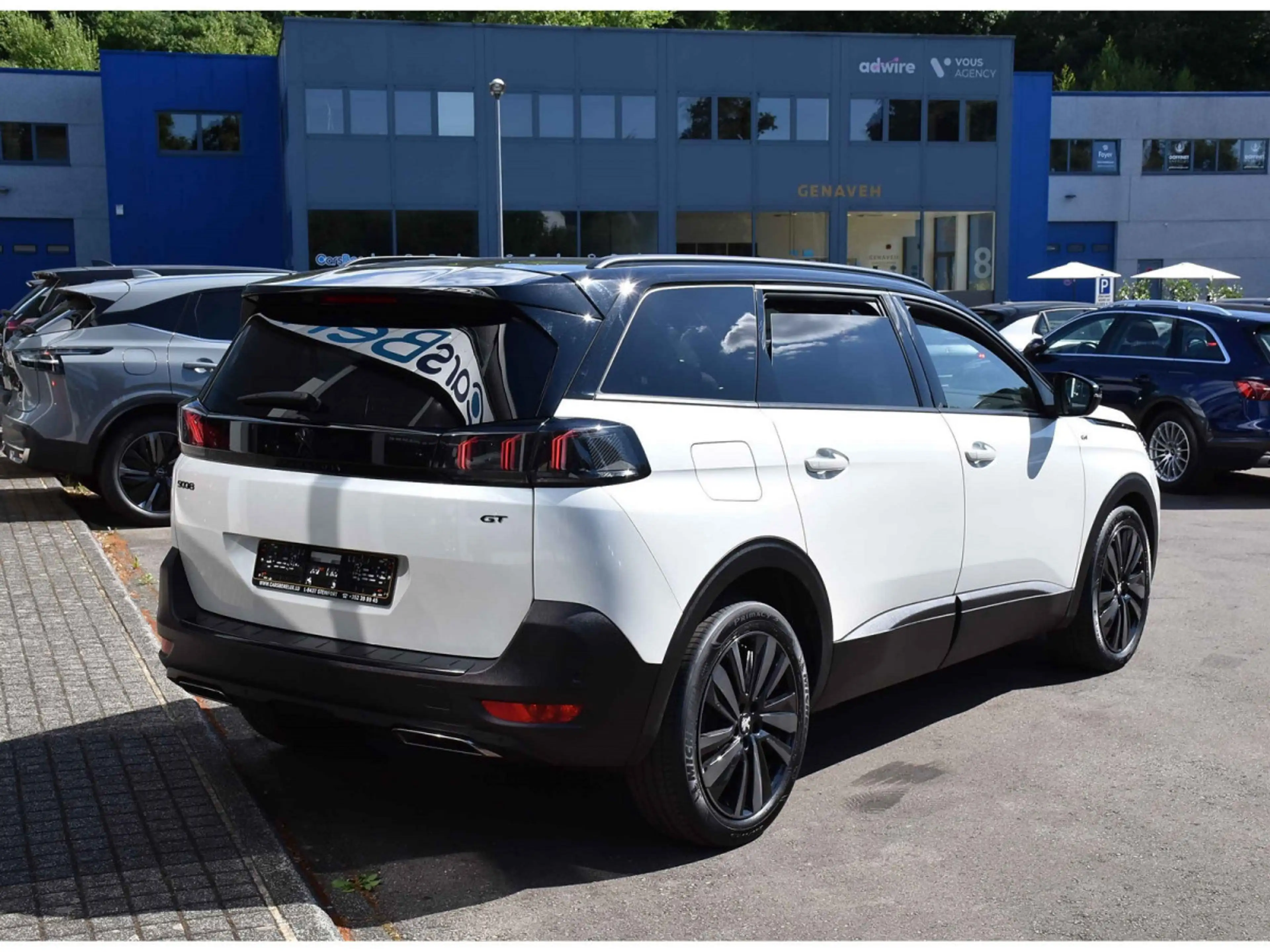 Peugeot 5008 1.5 BlueHDI GT EAT8 PANO CUIR FOCAL ACC CAM360 — photo 4