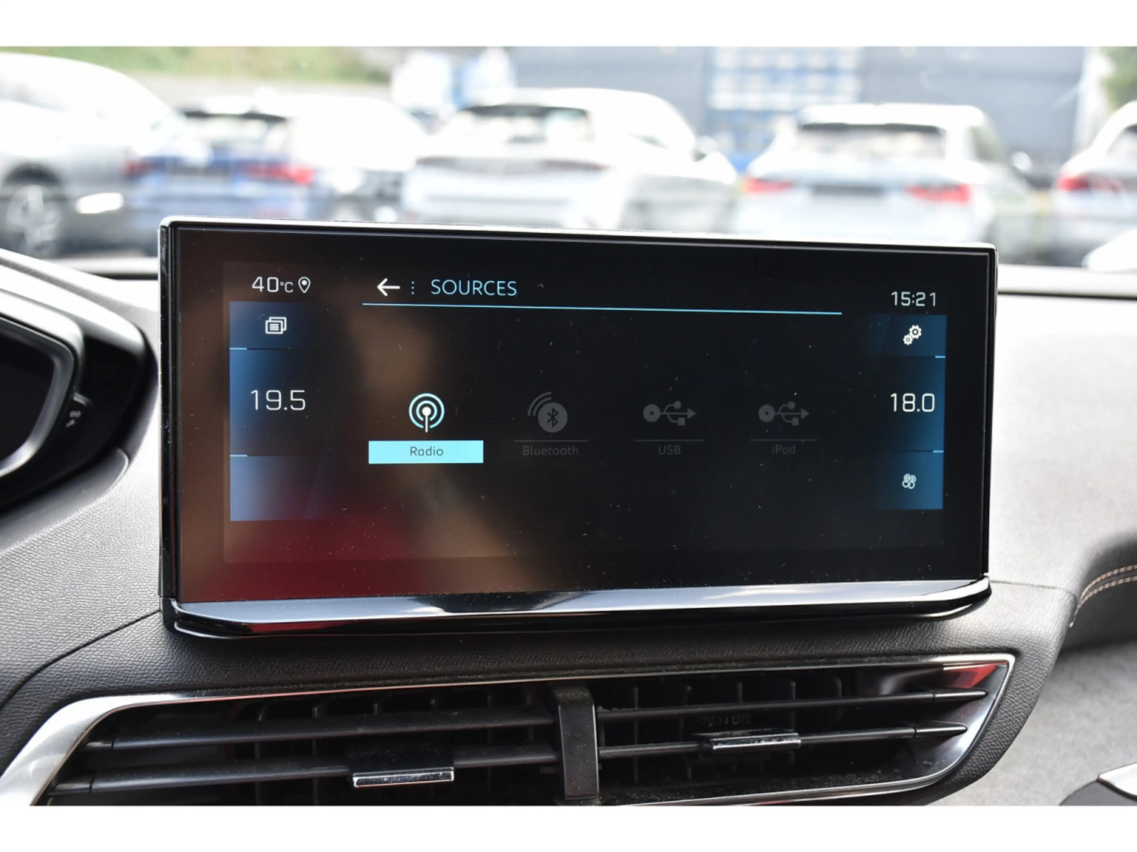 Peugeot 5008 1.5 BlueHDI GT EAT8 PANO CUIR FOCAL ACC CAM360 — photo 13