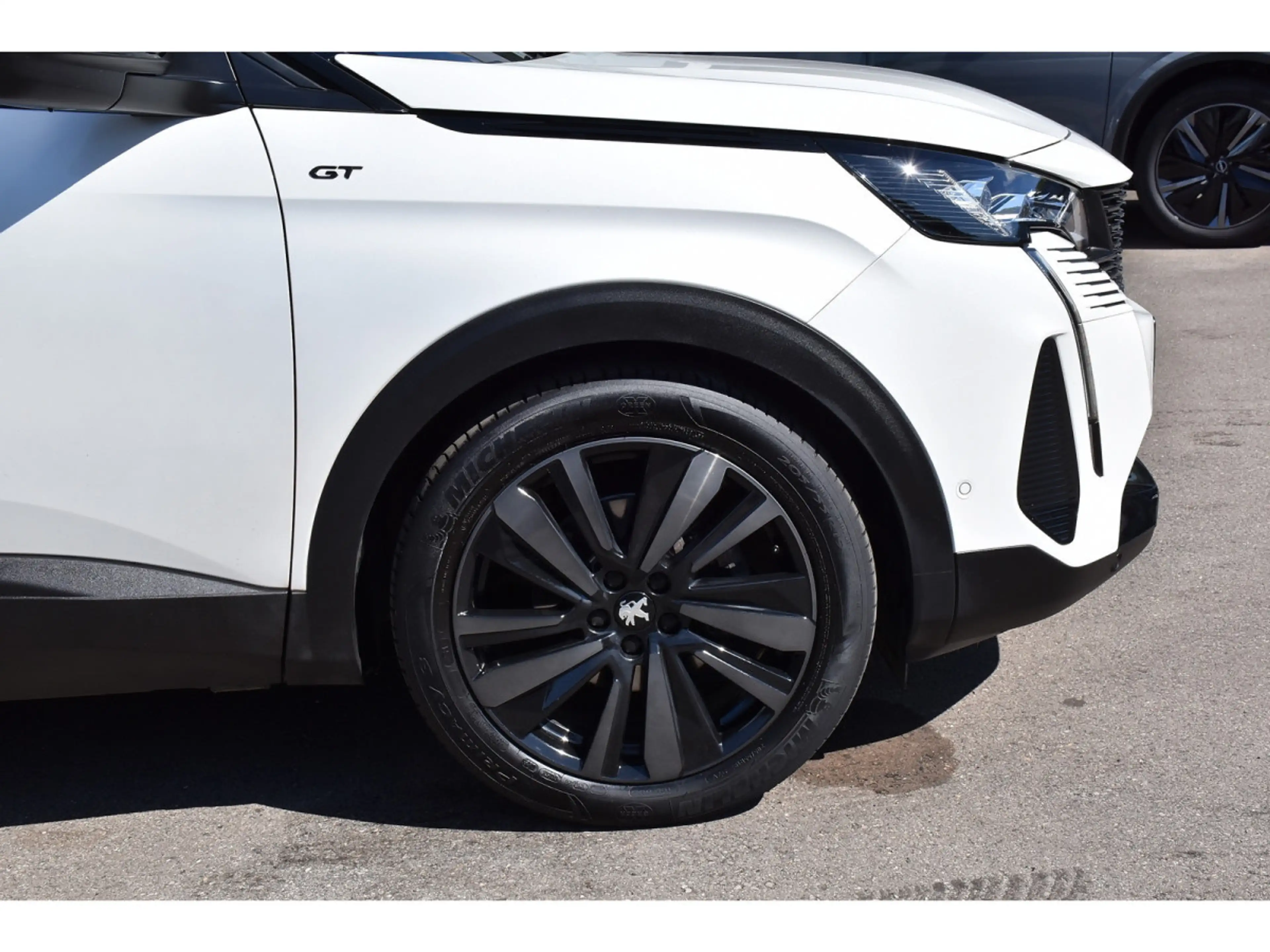 Peugeot 5008 1.5 BlueHDI GT EAT8 PANO CUIR FOCAL ACC CAM360 — photo 5