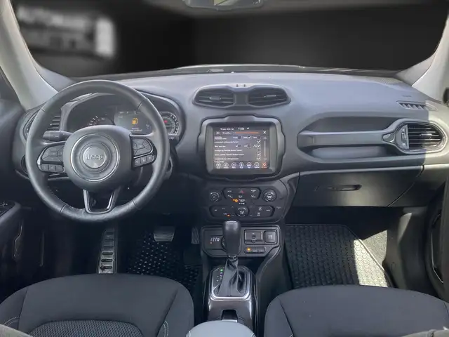Jeep Renegade view 11