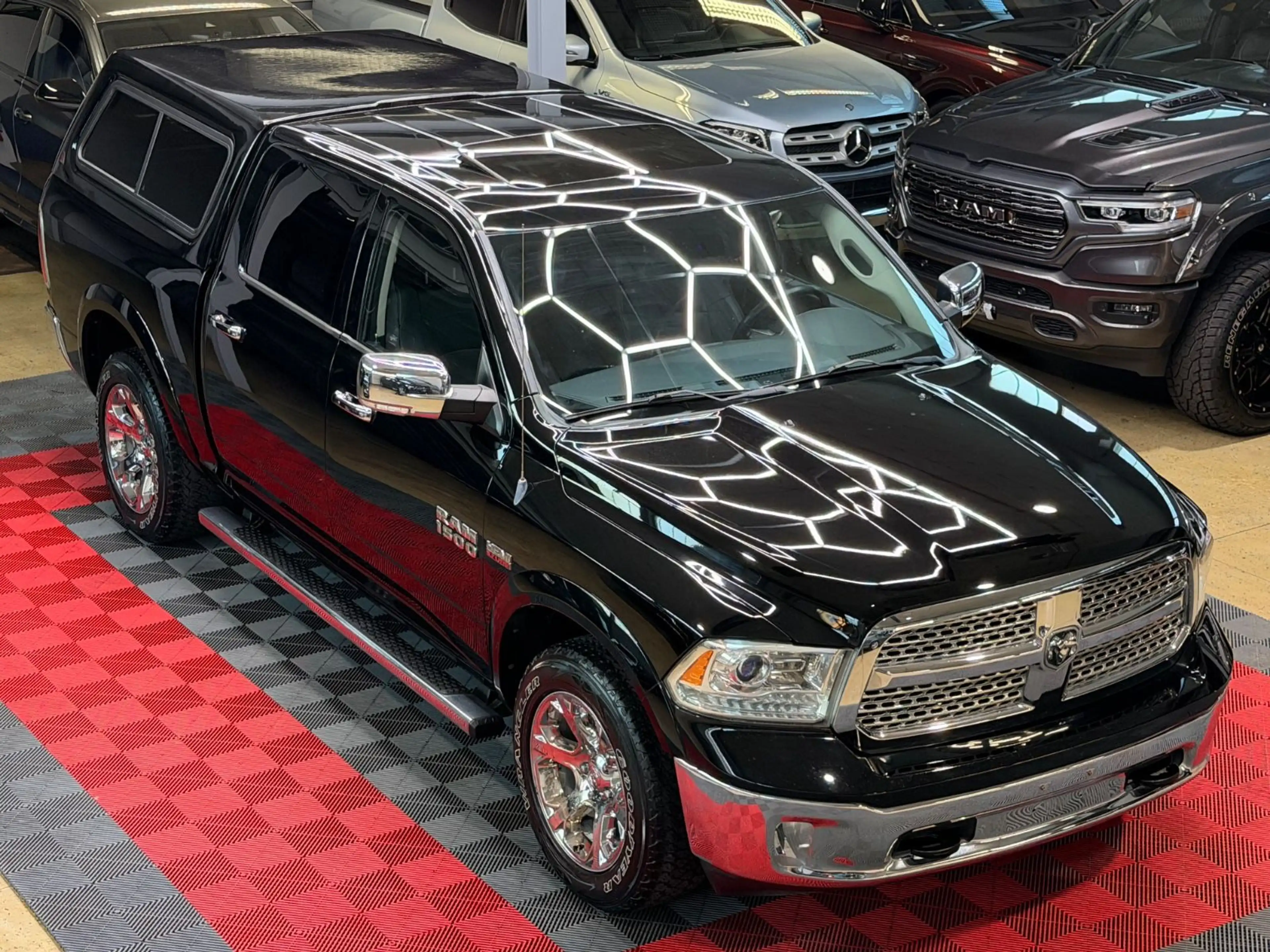 Dodge RAM 1500 5.7 HEMI Laramie 4X4 Hardtop Crew Cab