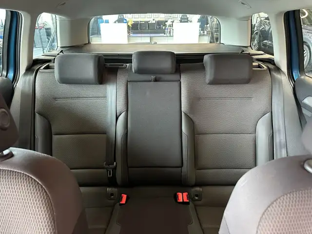 Volkswagen Golf view 12