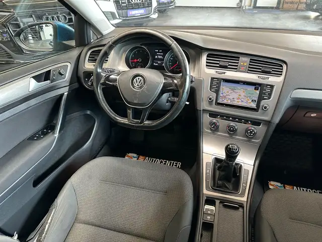 Volkswagen Golf view 6