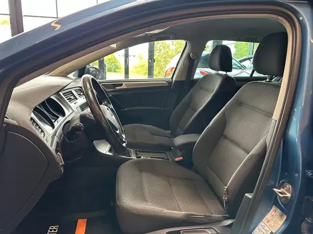 Volkswagen Golf view 11