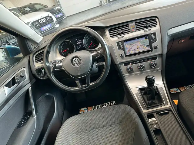 Volkswagen Golf view 7