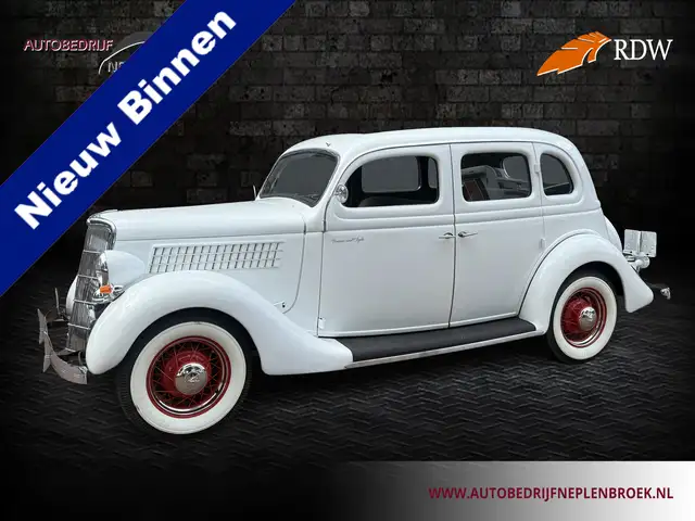 Ford V8 48 sedan uit 1935 – Klassieker met karakter en