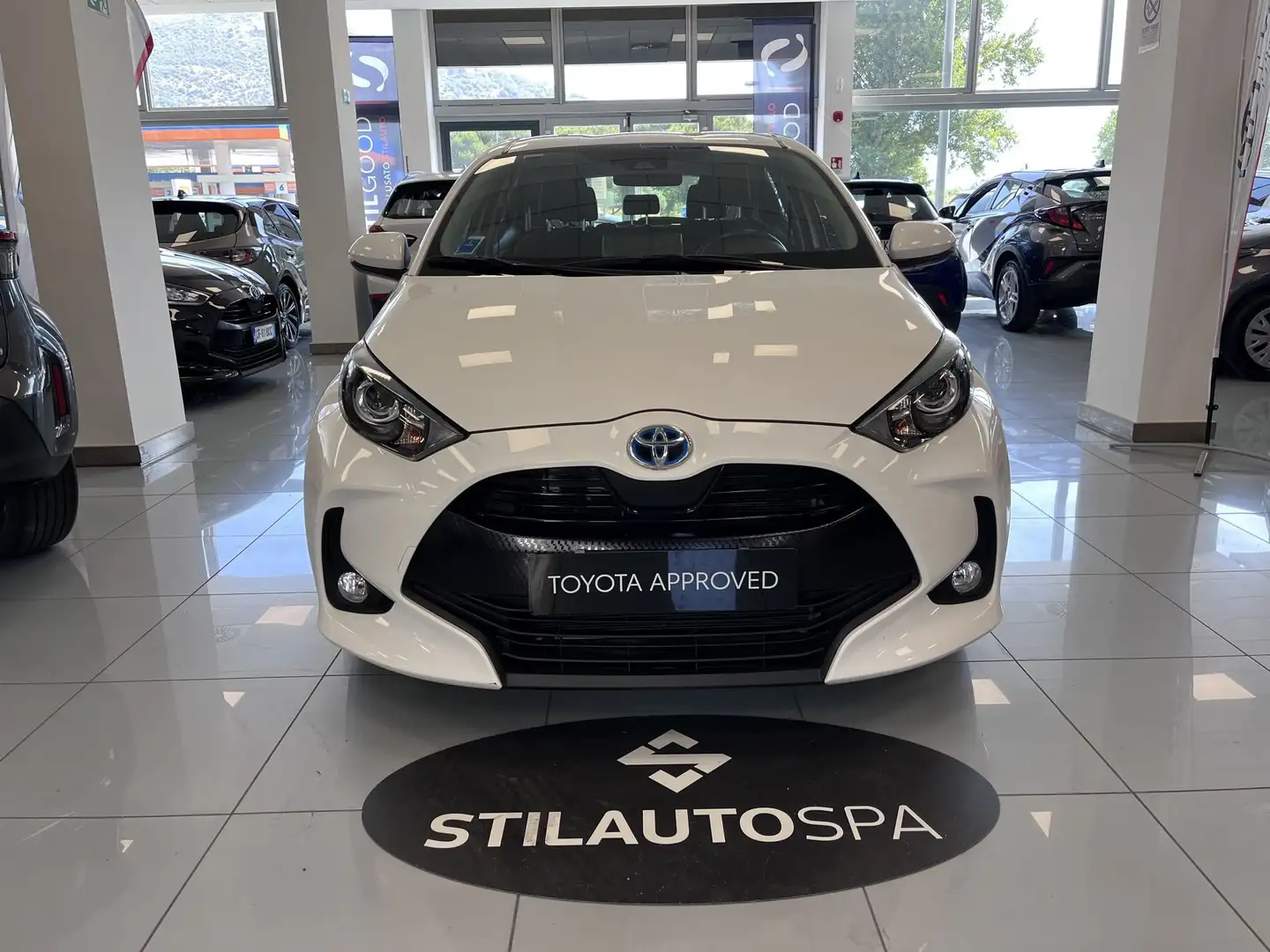 Toyota Yaris 1.5 Hybrid 5 porte Active Blanco - 2