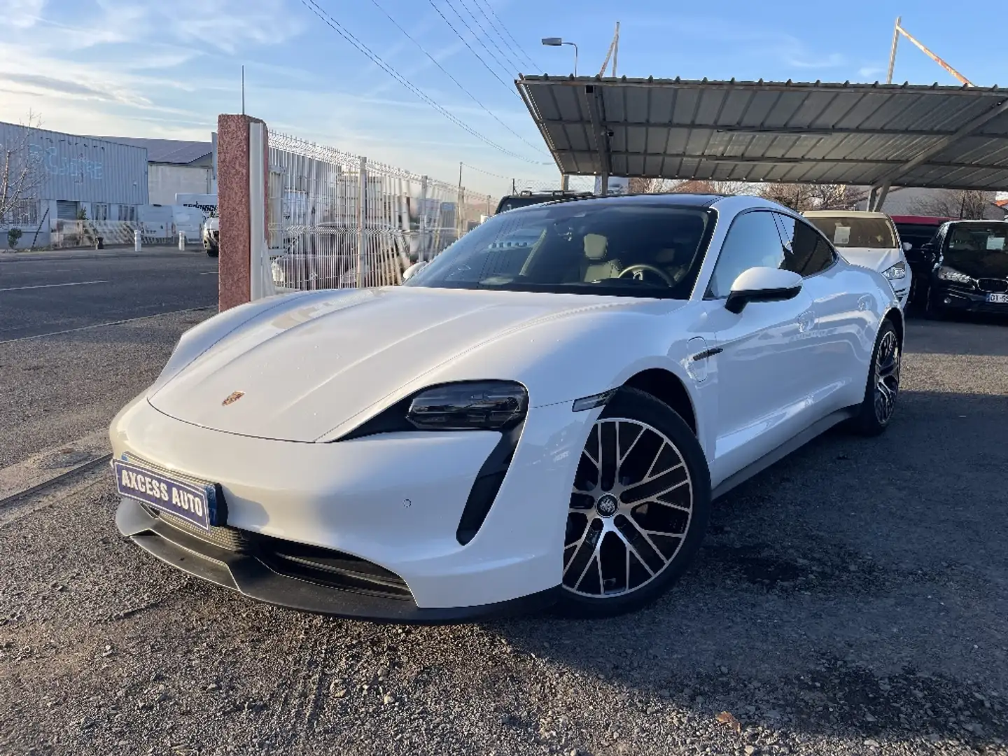 Porsche Taycan performance plus - 1